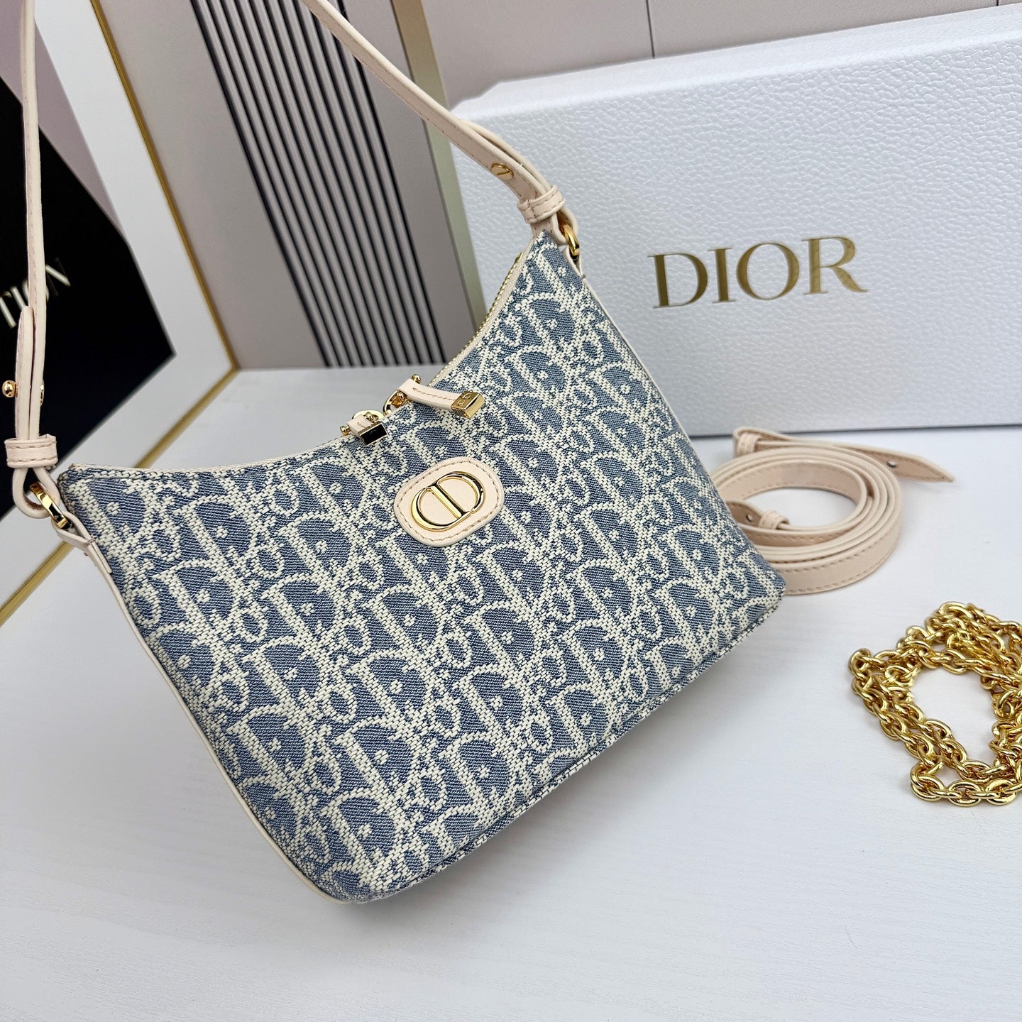 15RD67BDE Stylish bag