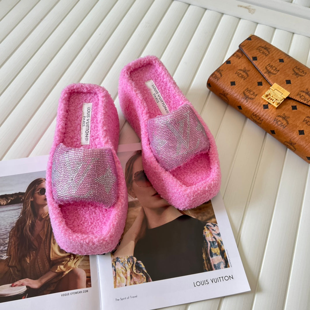 14E91ZDE Stylish Slippers