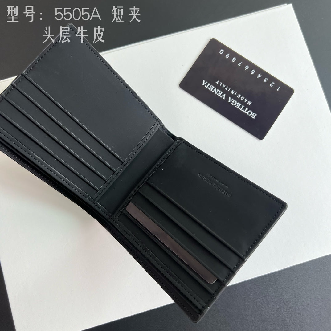 1XA82BDE Stylish leather wallet