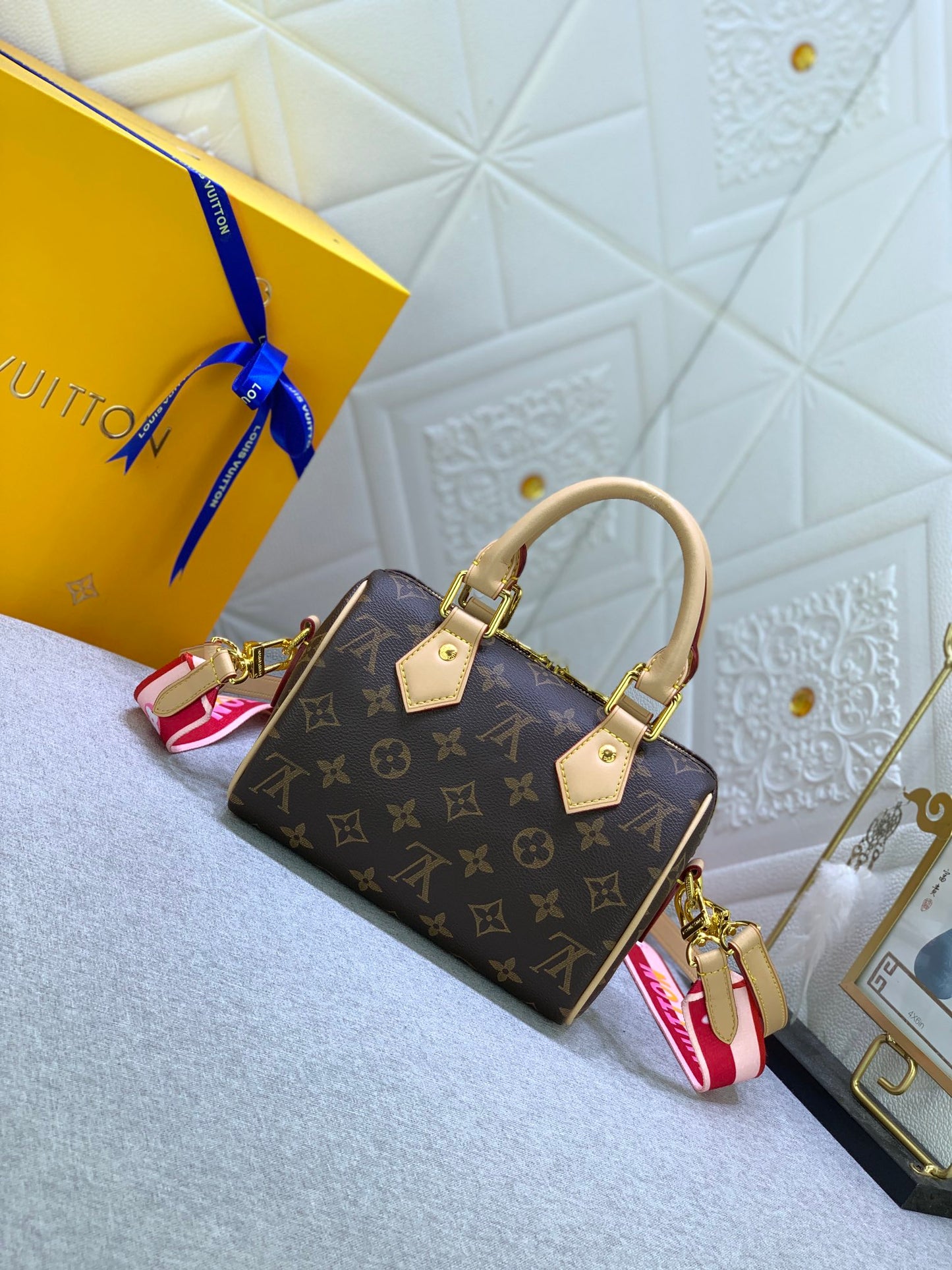 2XE44BDE Stylish leather bag 