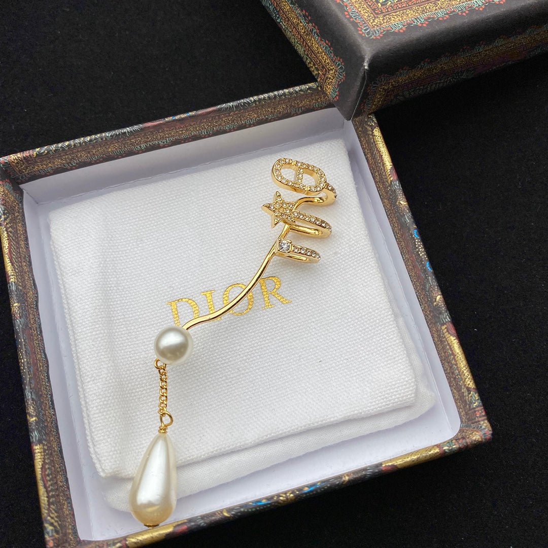 1YD426EDE Stylish Earrings