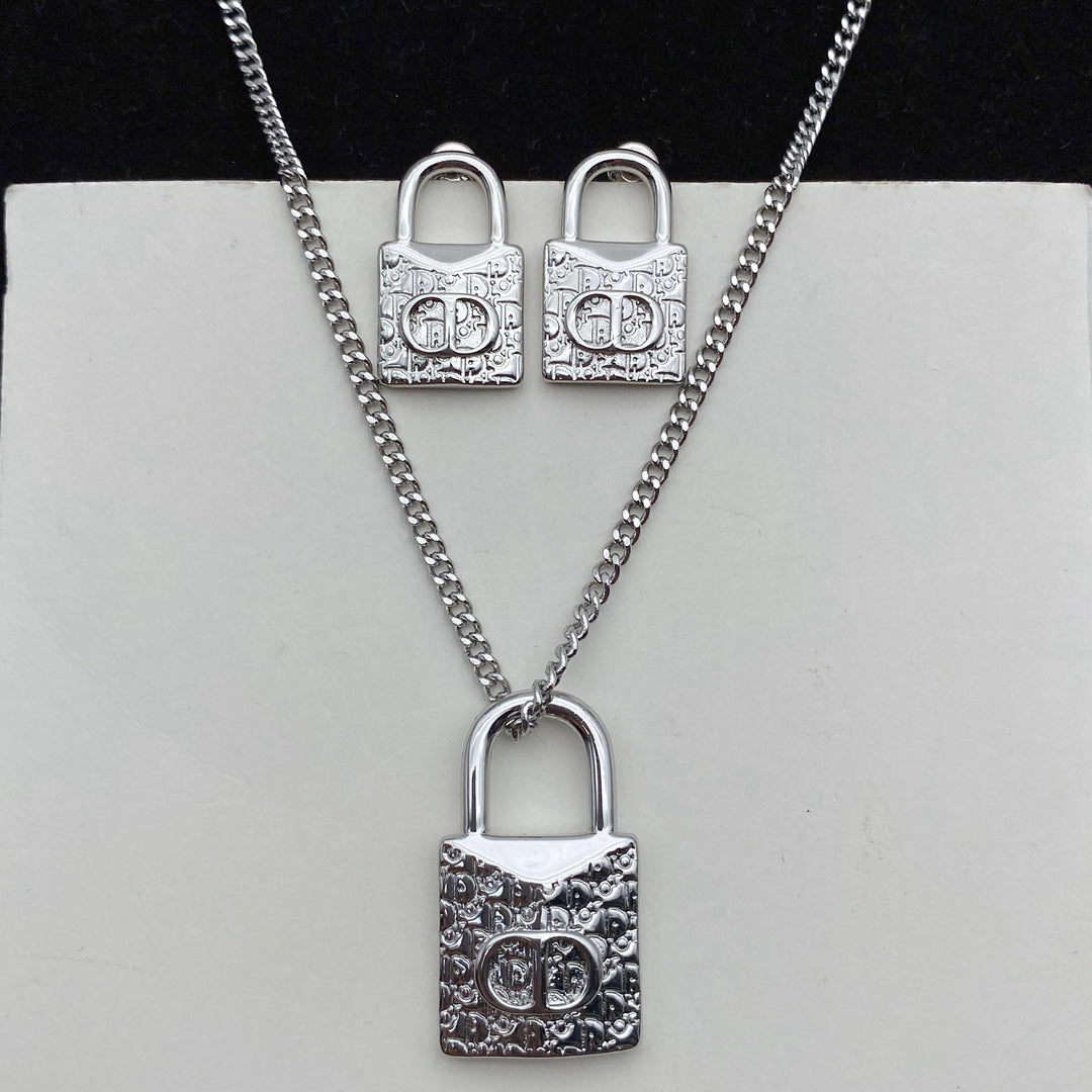 1YD189XDE Stylish Necklaces