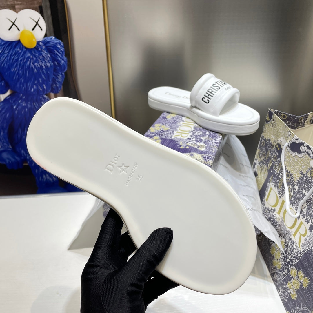 14D76ZDE Stylish slippers