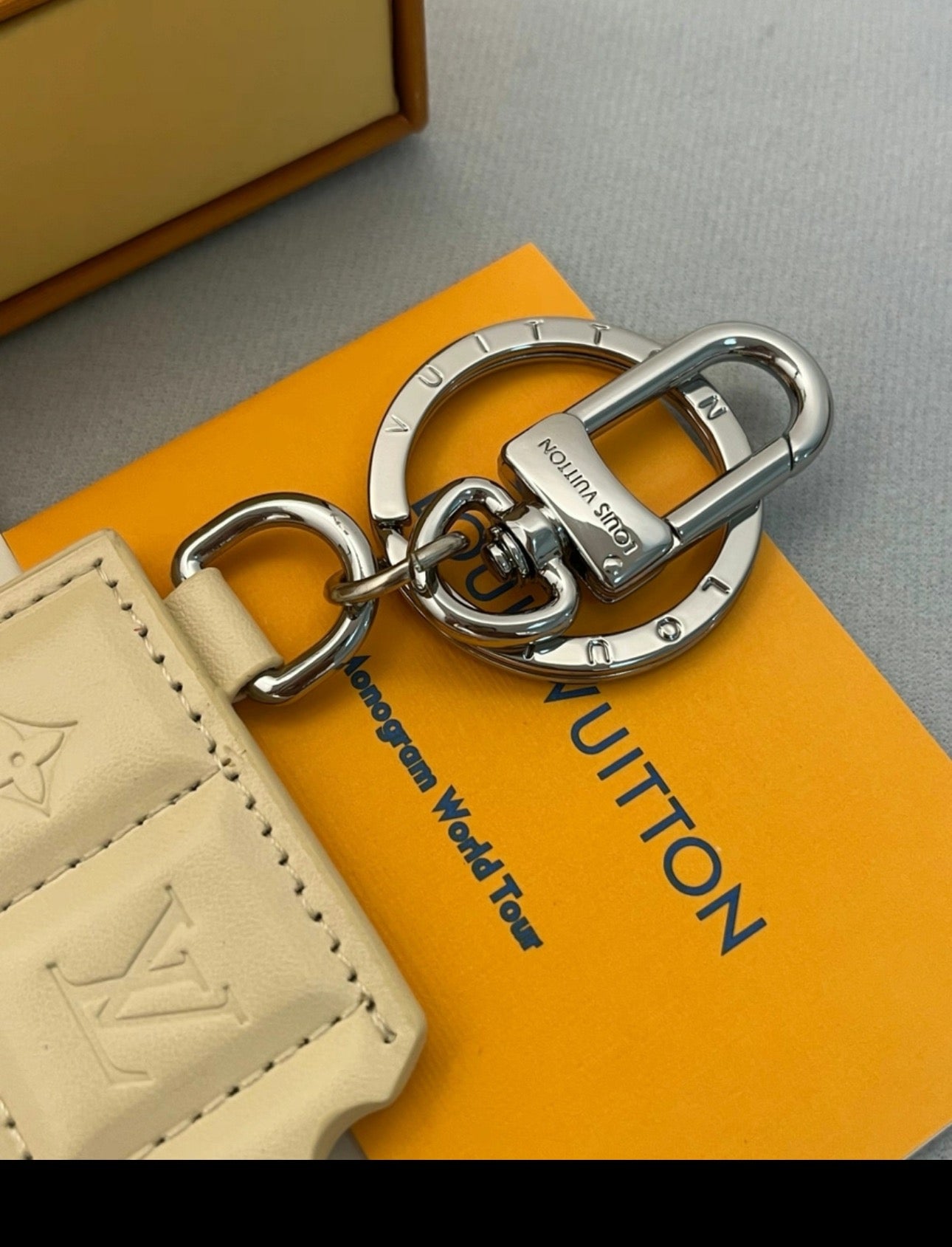 35RE6ADE Stylish bag 's charms accessories