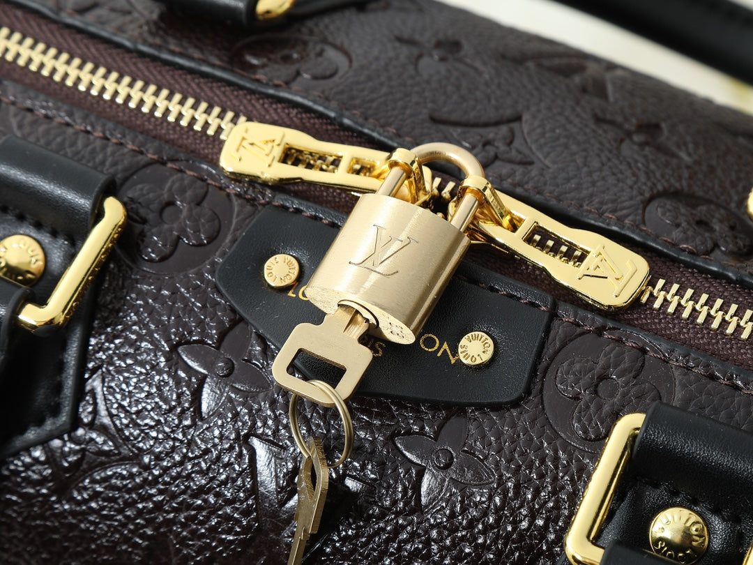 15RE52BDE Stylish leather bag