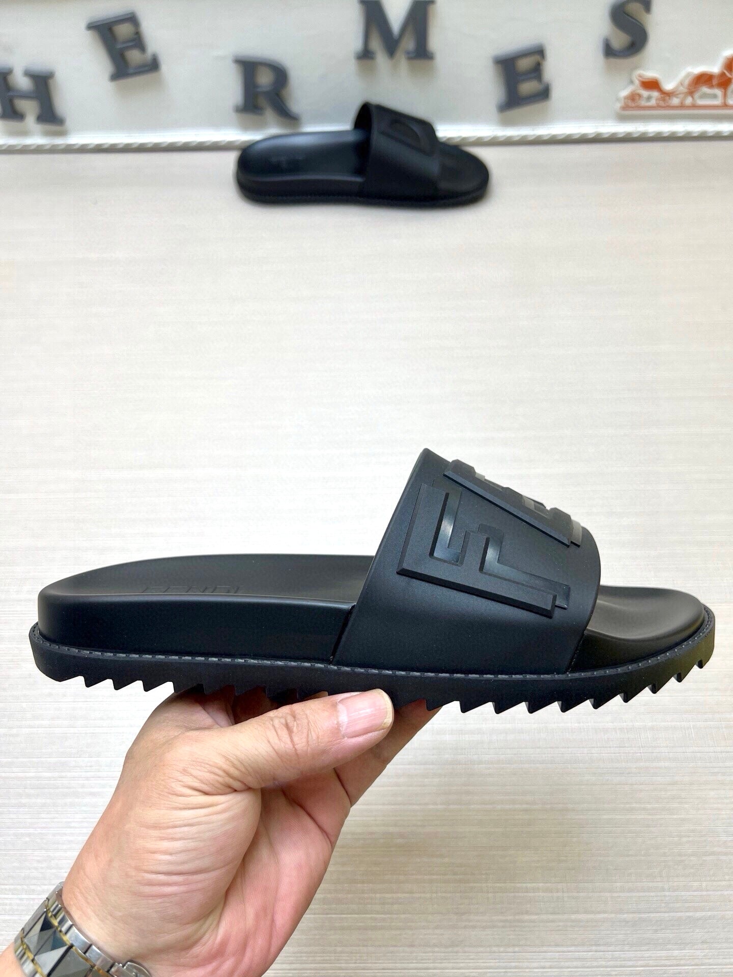 535ZF281ZDE Stylish Slippers