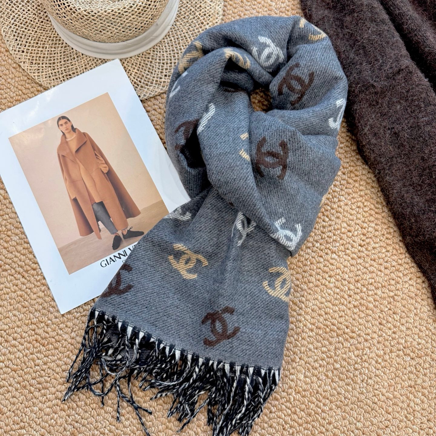 185ZC40WDE Stylish Winter Scarves