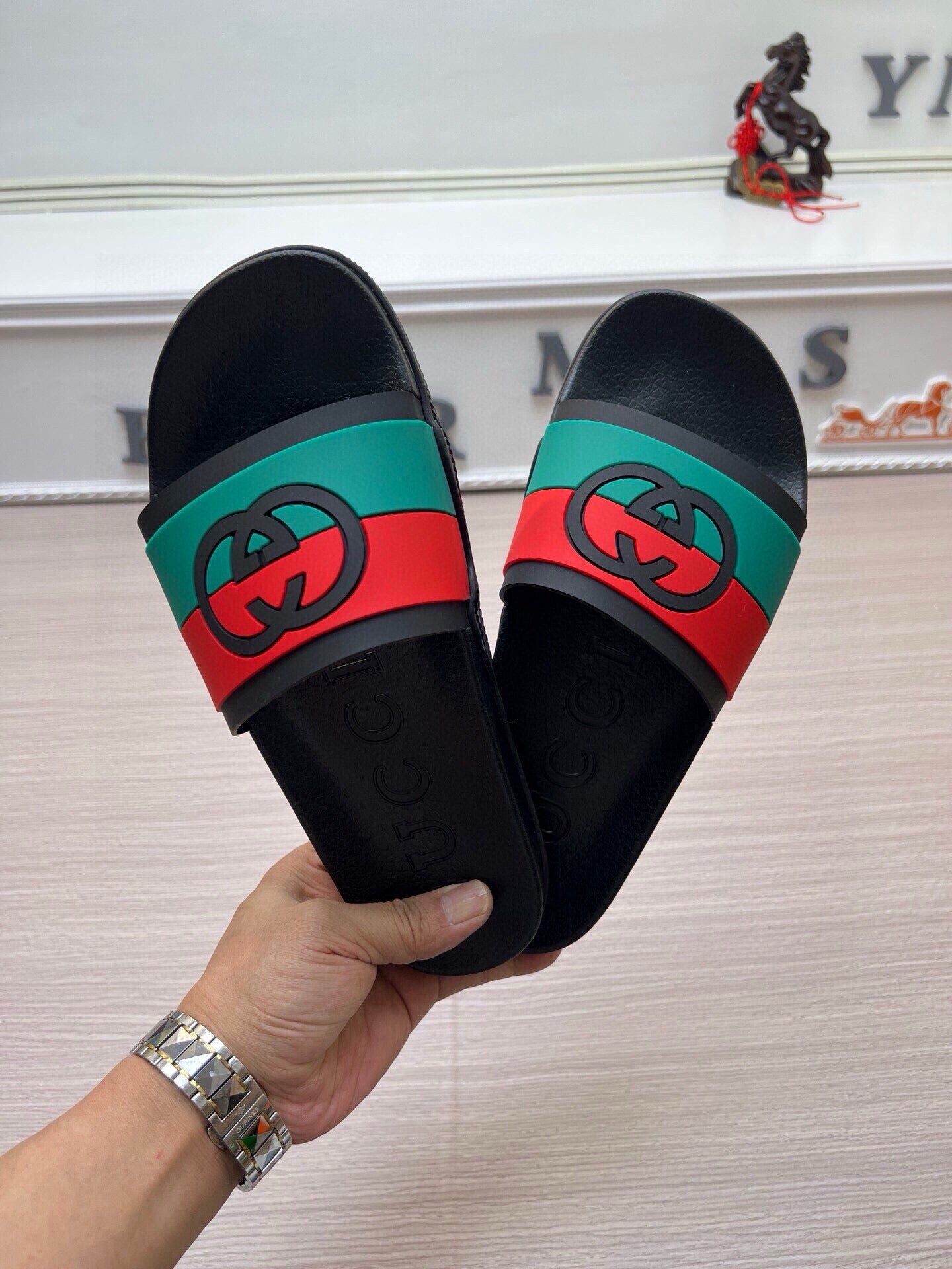 54B113ZDE Stylish slippers
