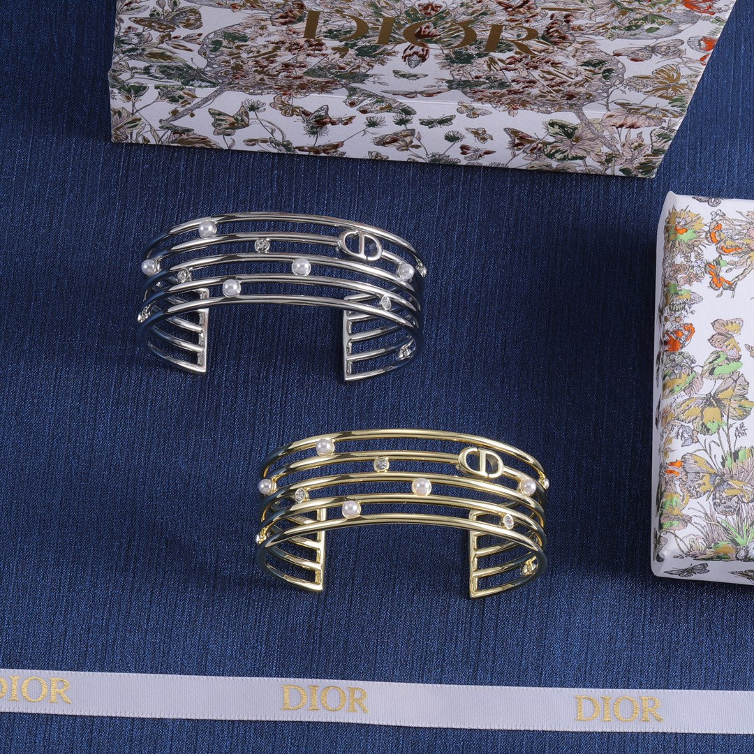 14D418KDE Stylish Bracelets