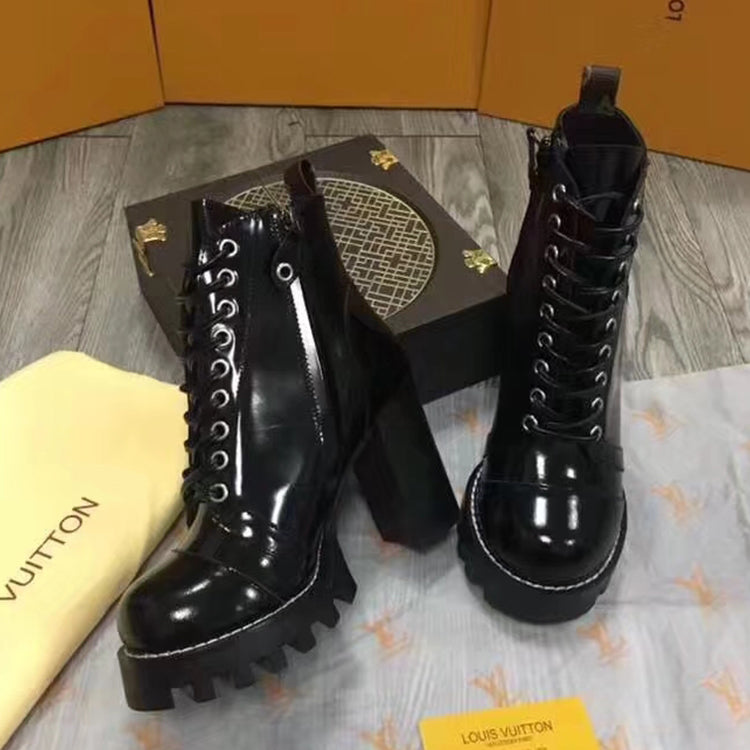2E6ZDE Stylish Boots