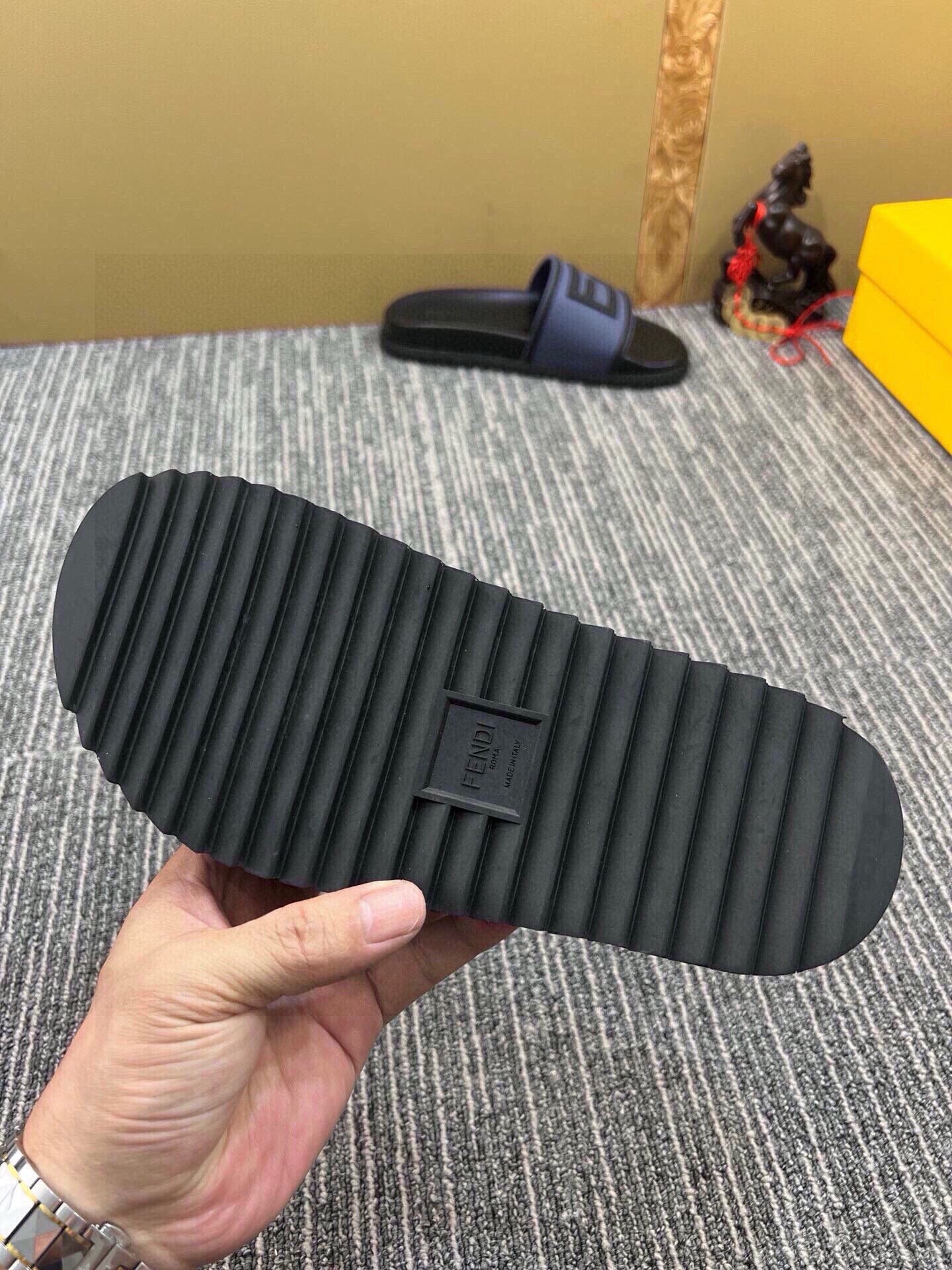535ZF286ZDE Stylish Slippers