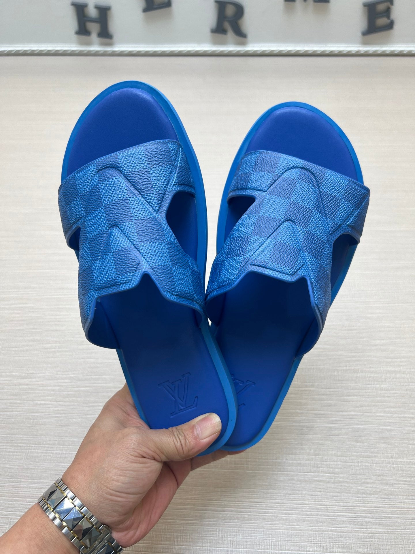 54E22ZDE Stylish slippers