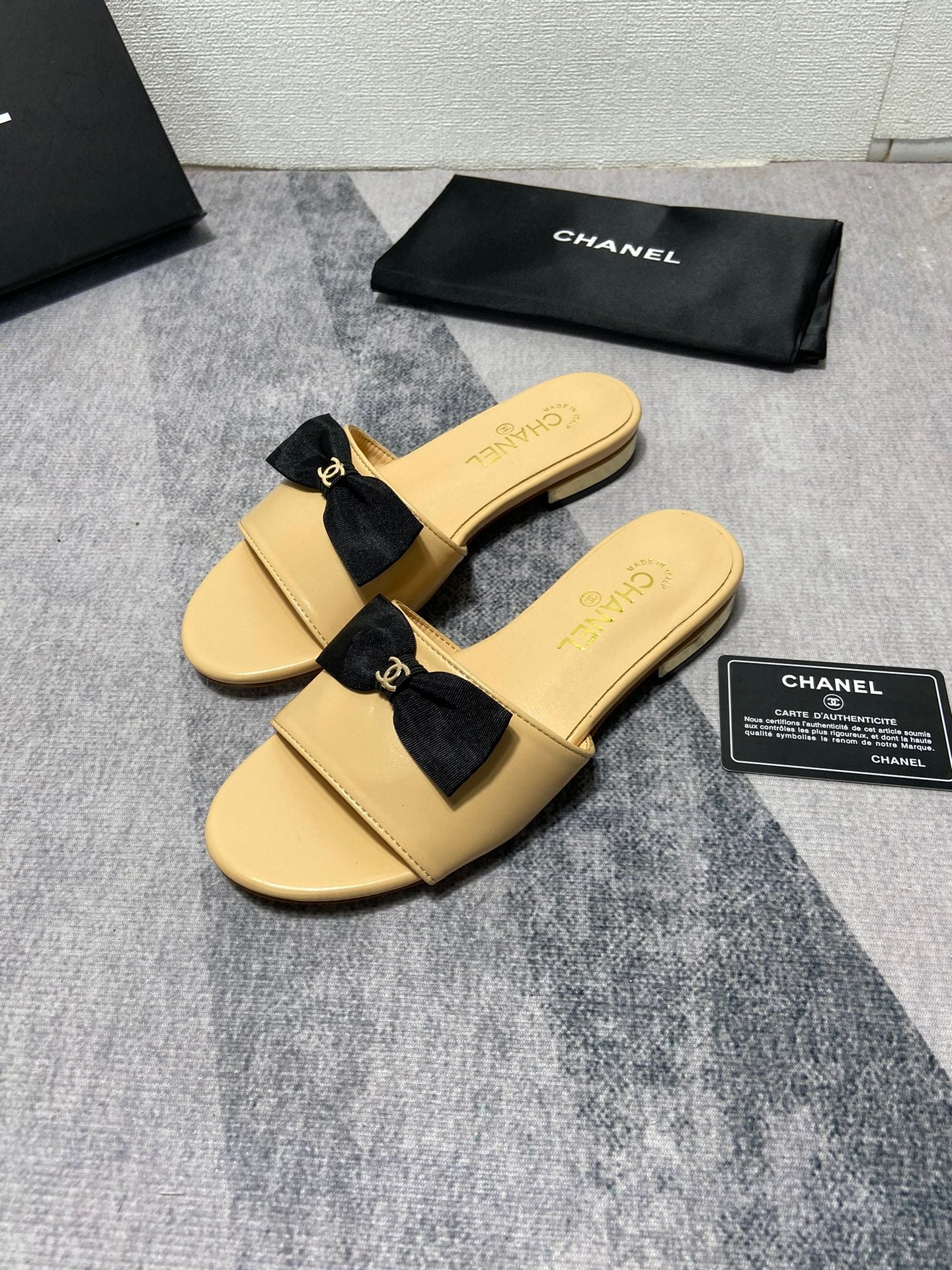 14C187ZDE Stylish Slippers