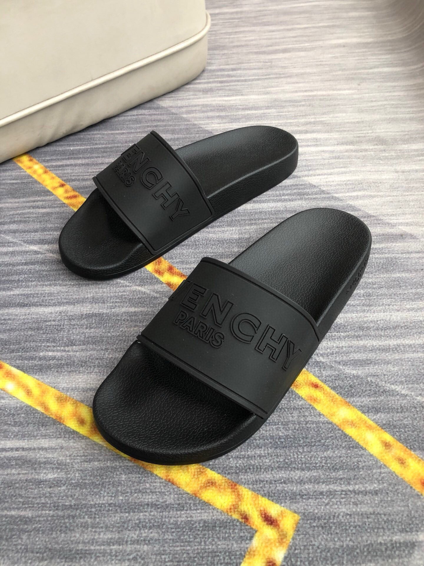 535ZGV265ZDE Stylish Slippers