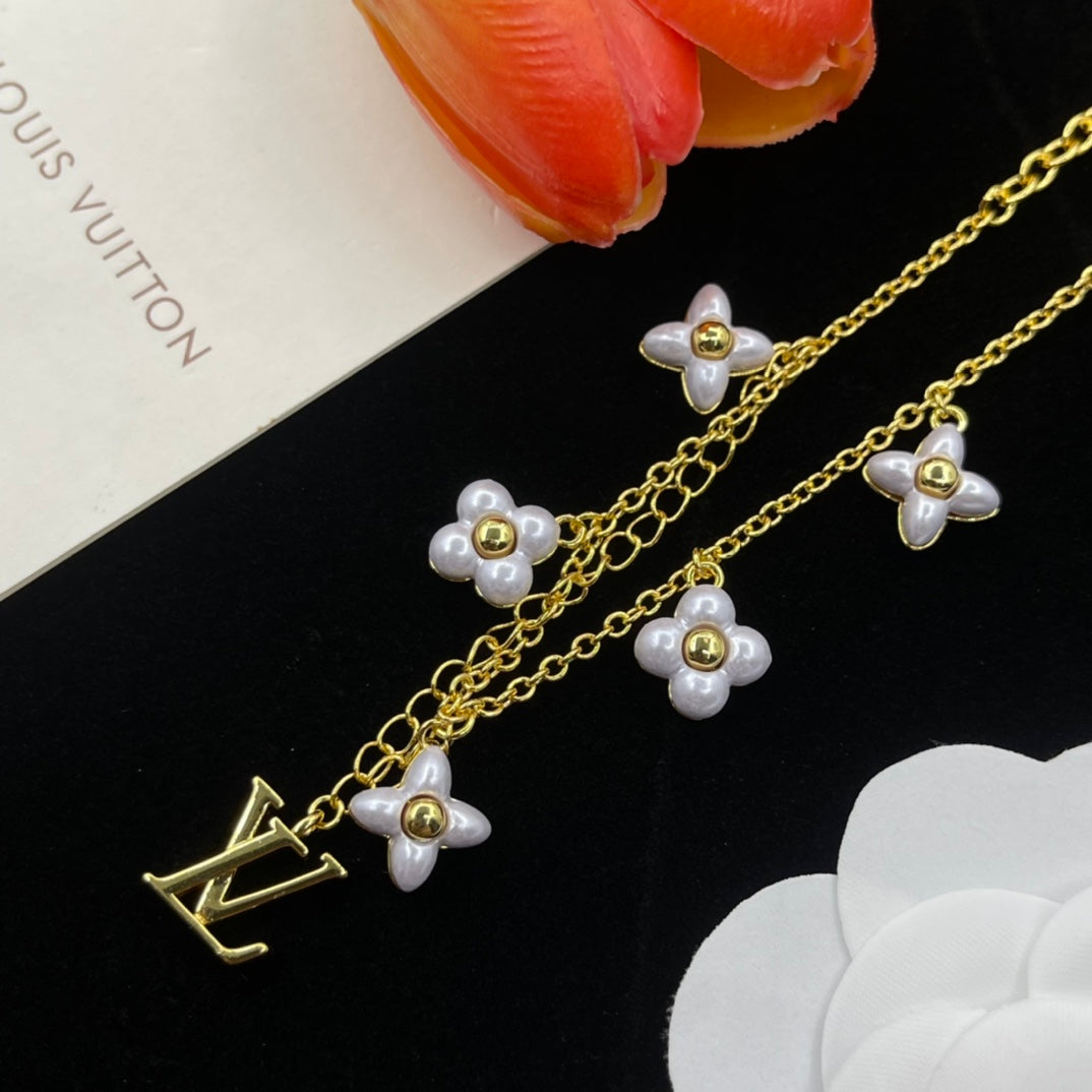 1YE434KDE Stylish Bracelets