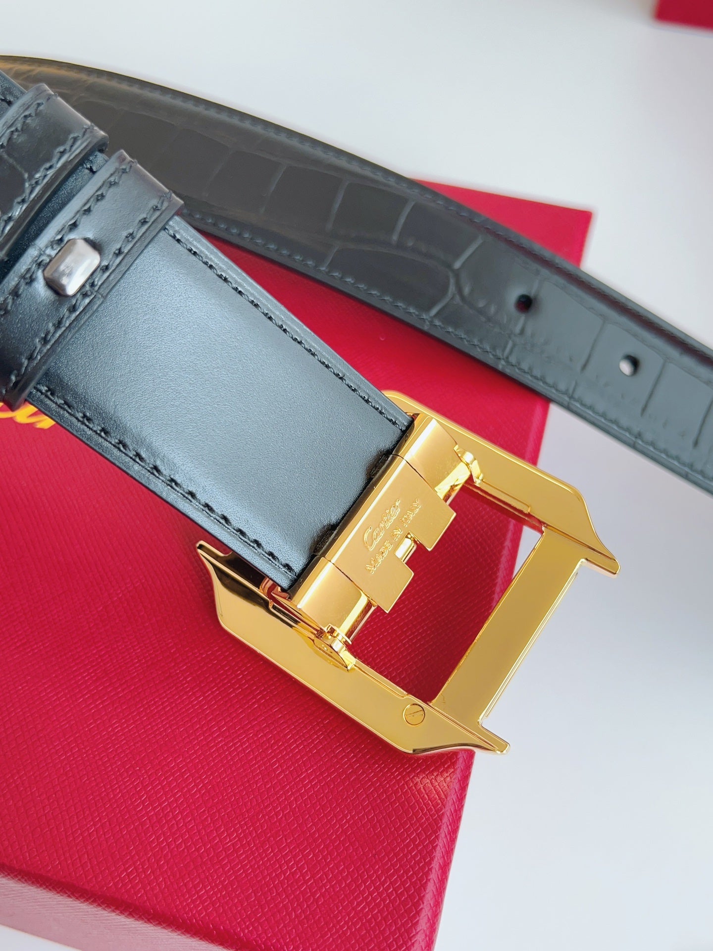 155RK247PDE Stylish  High quality belt With full package