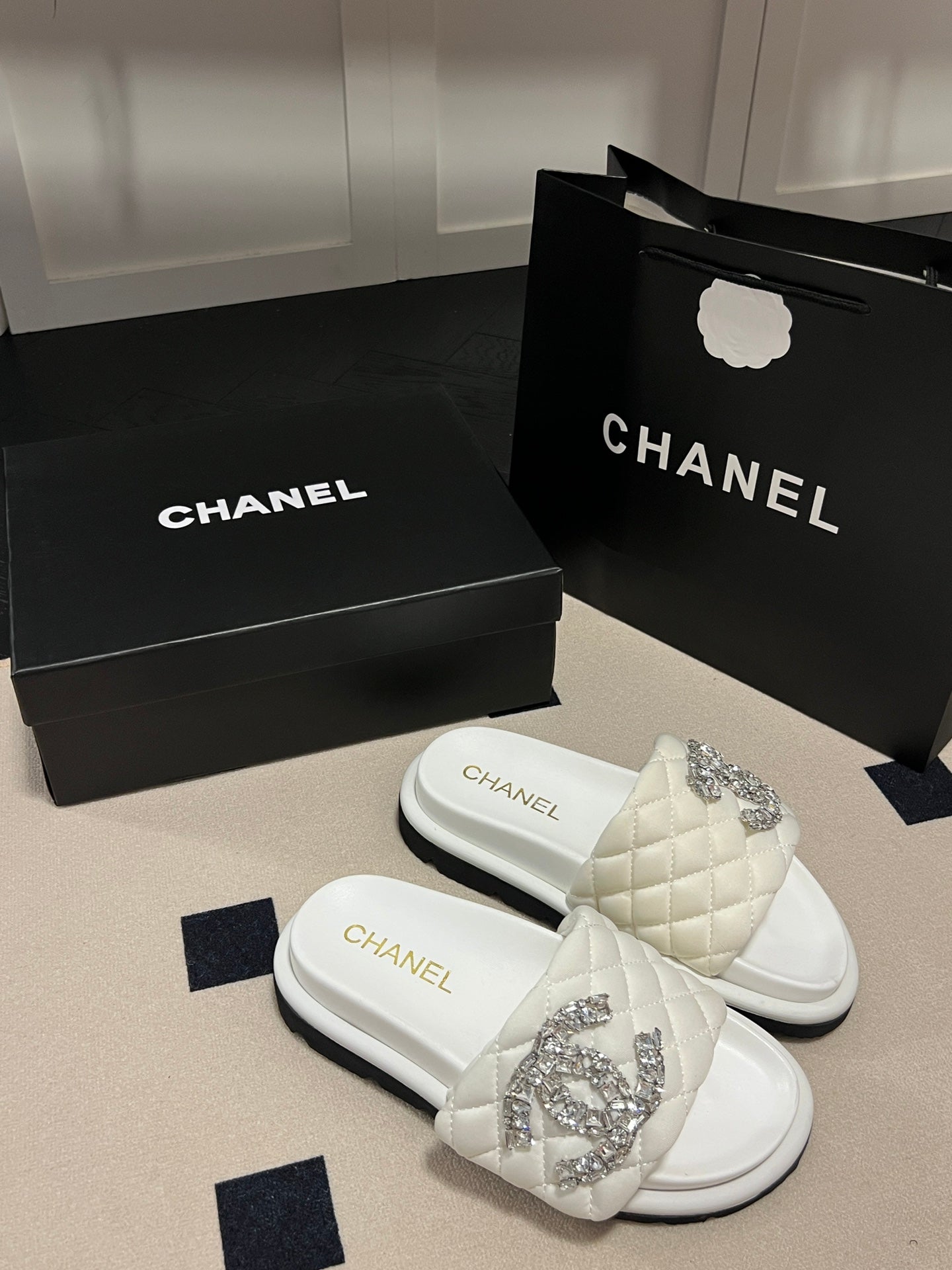 14C93ZDE Stylish Slippers