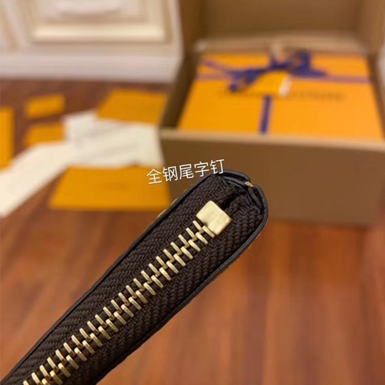 1E85BDE Stylish leather wallets