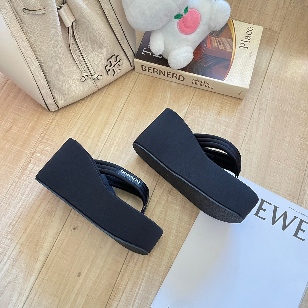 14A92ZDE Stylish Slippers