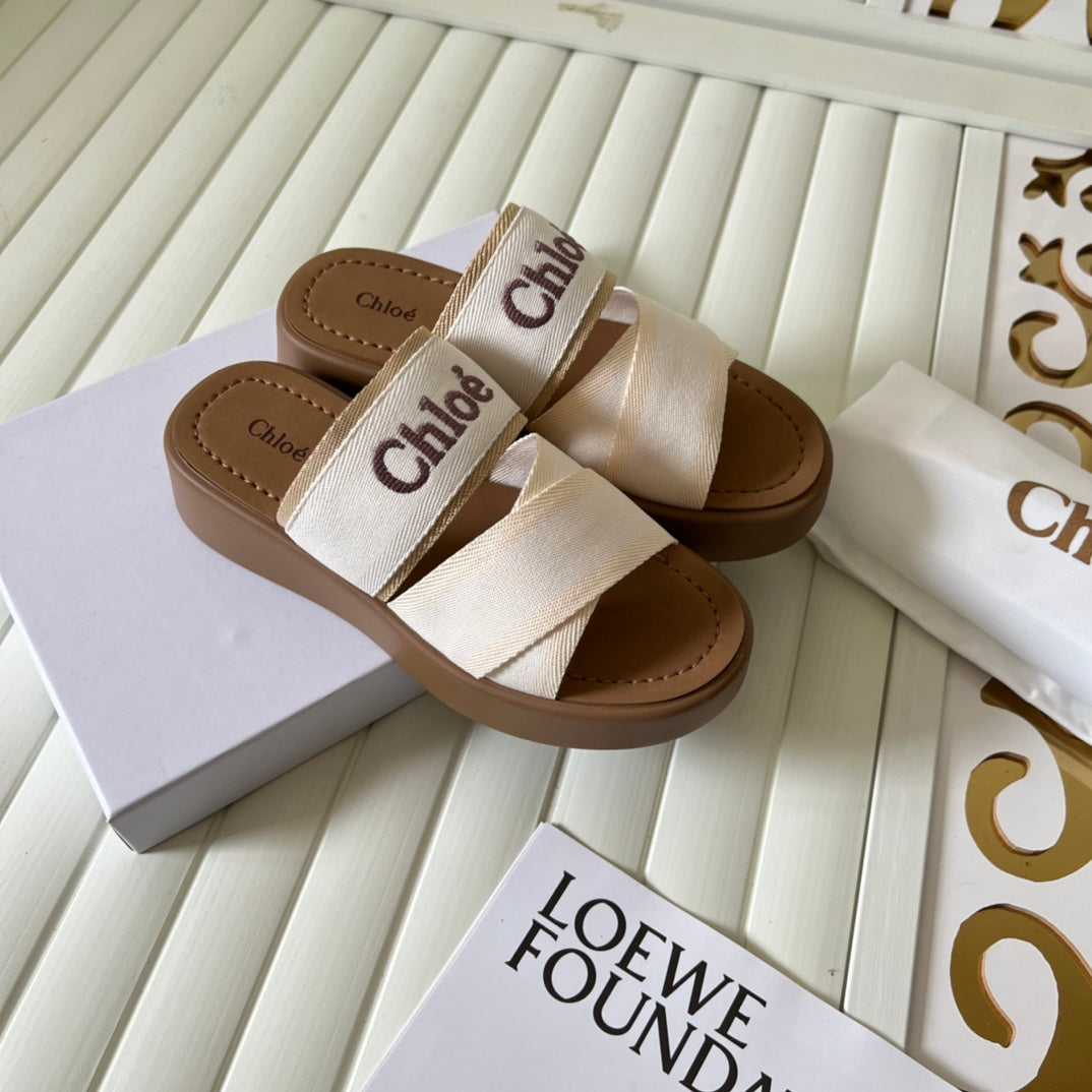 14B138ZDE Stylish Slippers