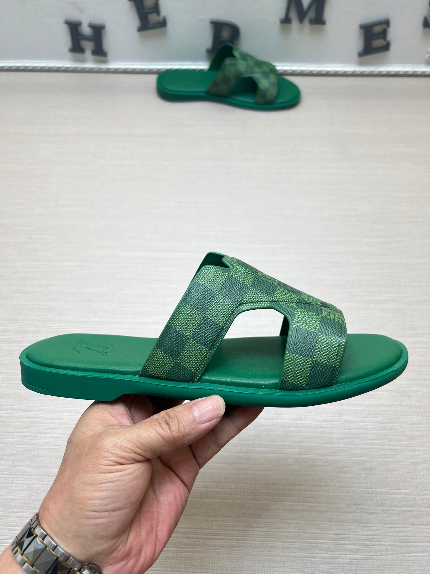 54E22ZDE Stylish slippers