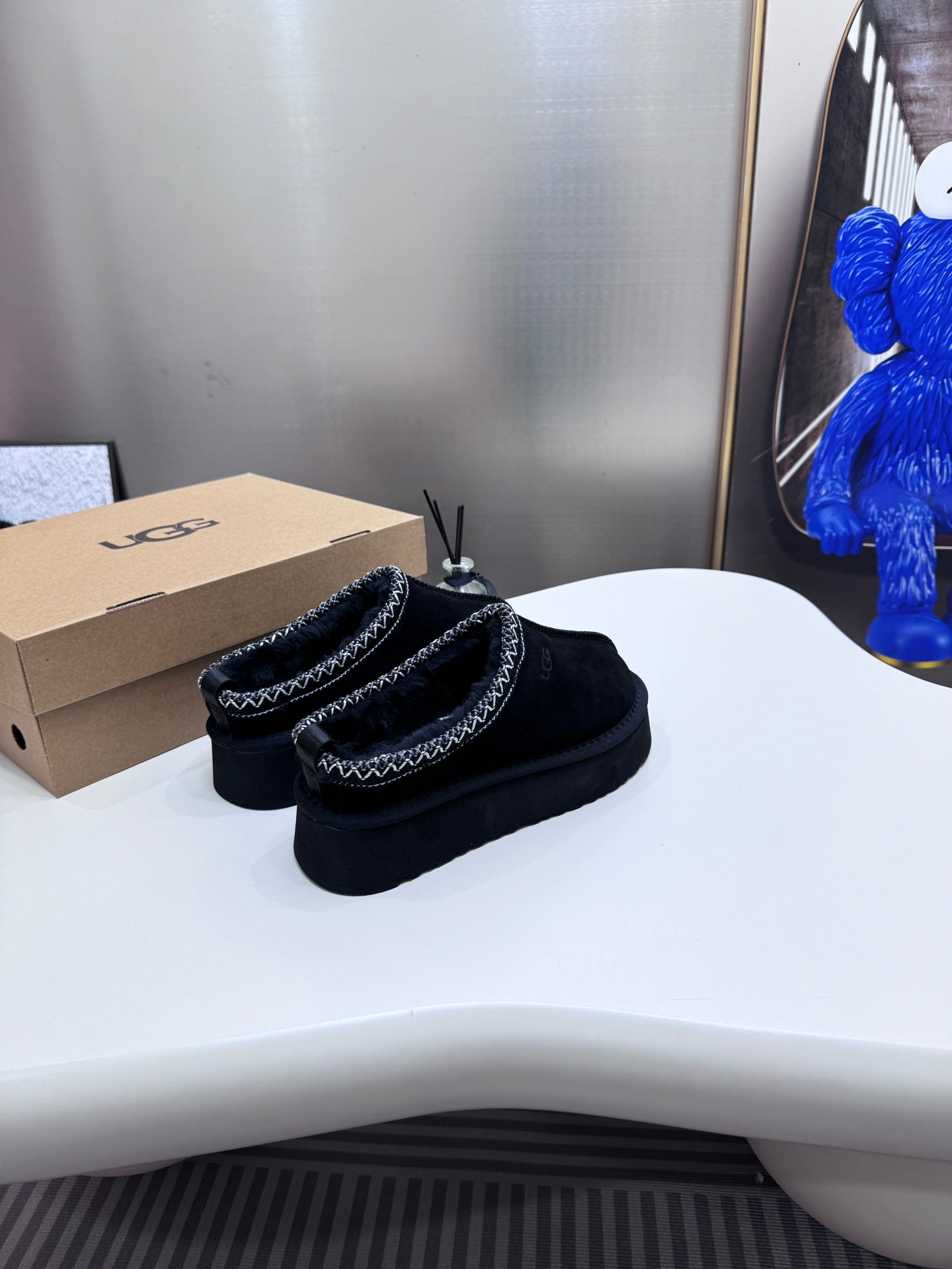 1LU13ZDE Stylish snow boots