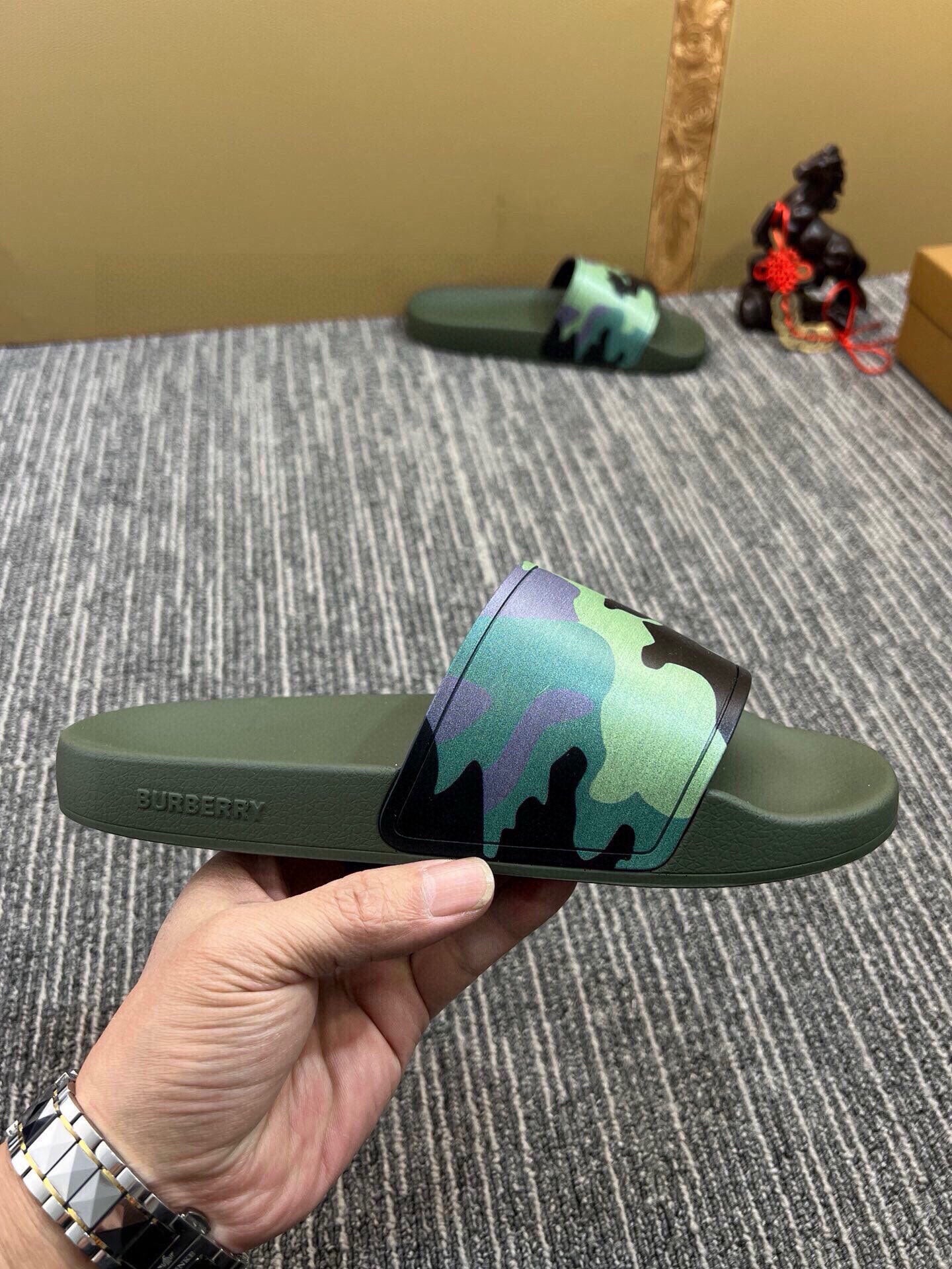 535ZR259ZDE Stylish Slippers