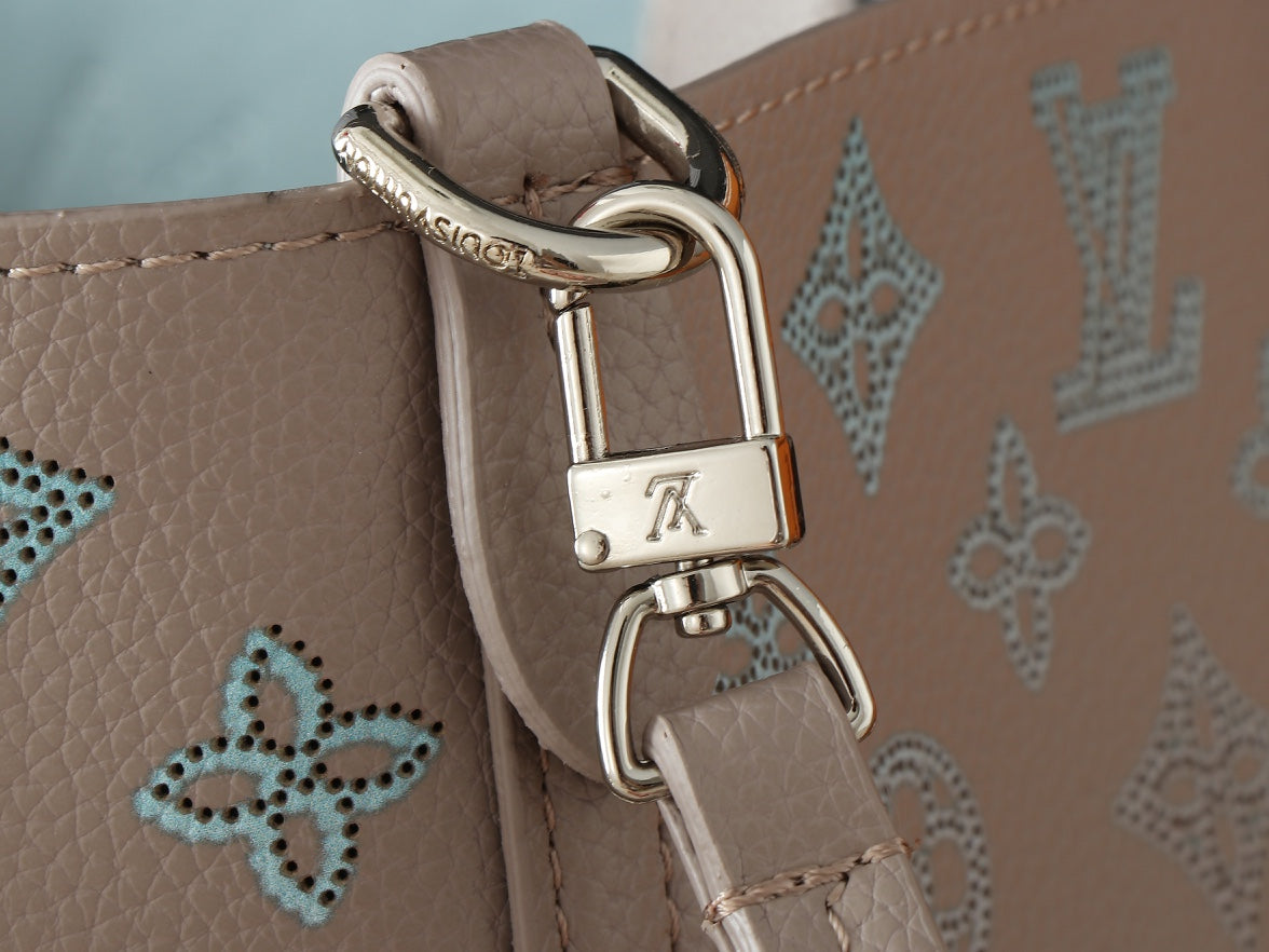 1XE58BDE Stylish leather bag