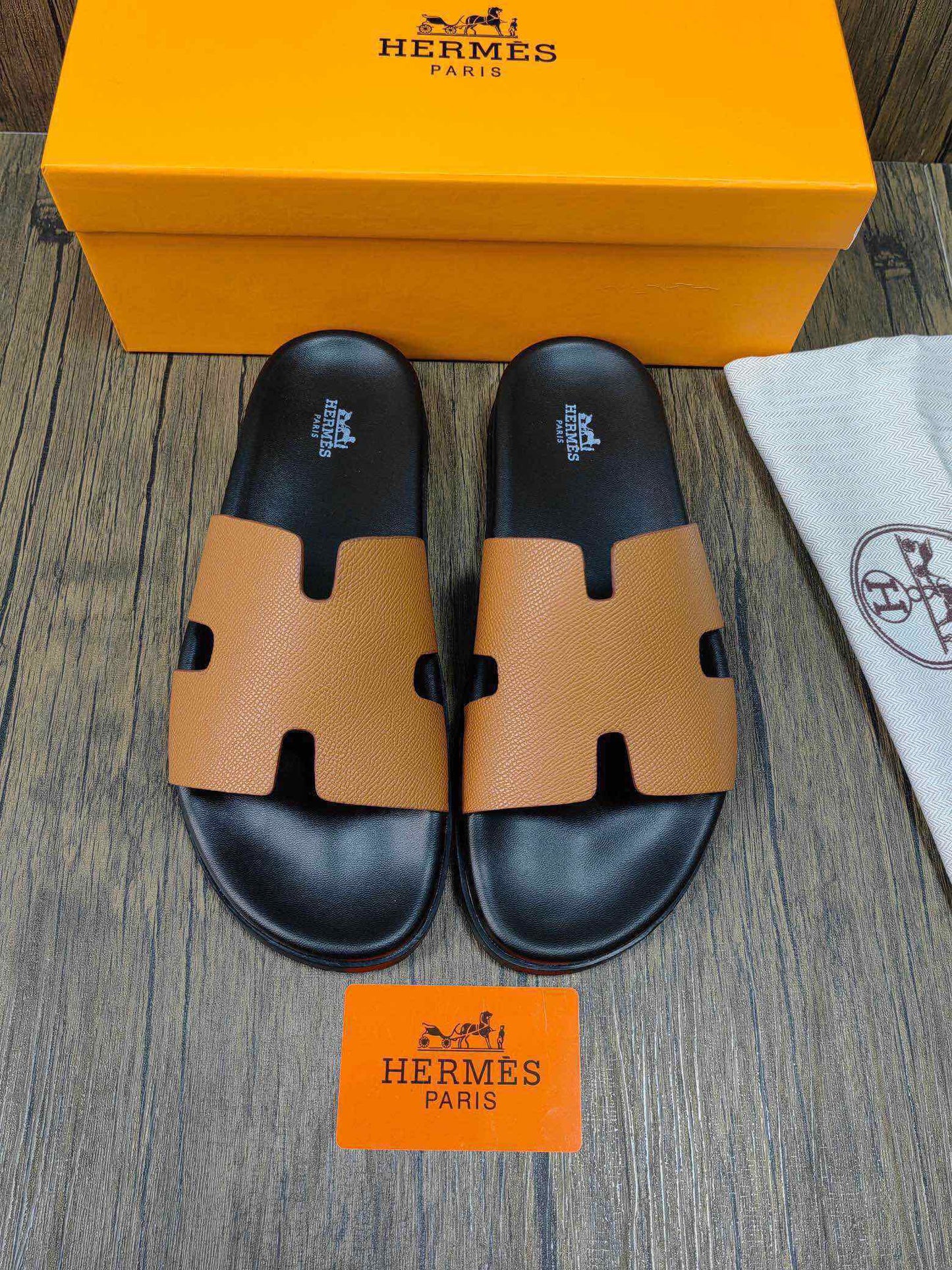 5YH60ZDE Stylish Slippers