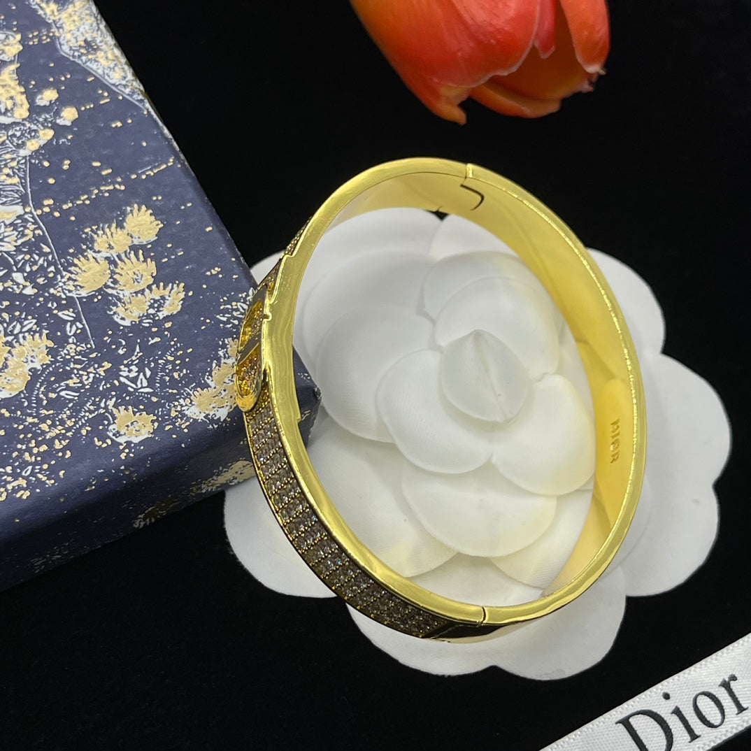 14D673KDE Stylish Bracelets