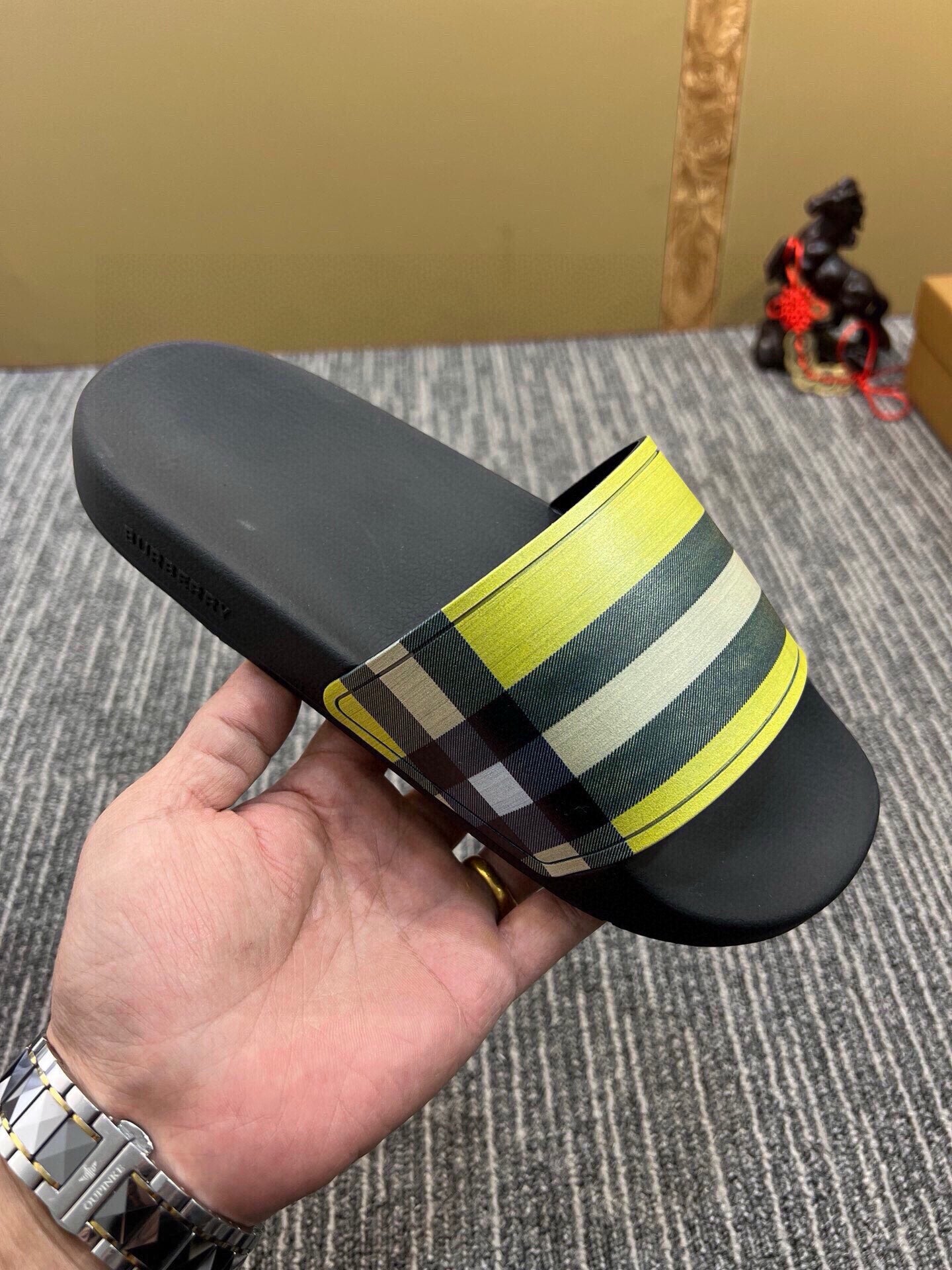 535ZR258ZDE Stylish Slippers