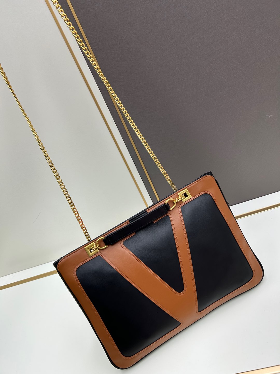 2WVL47BDE Stylish leather bag