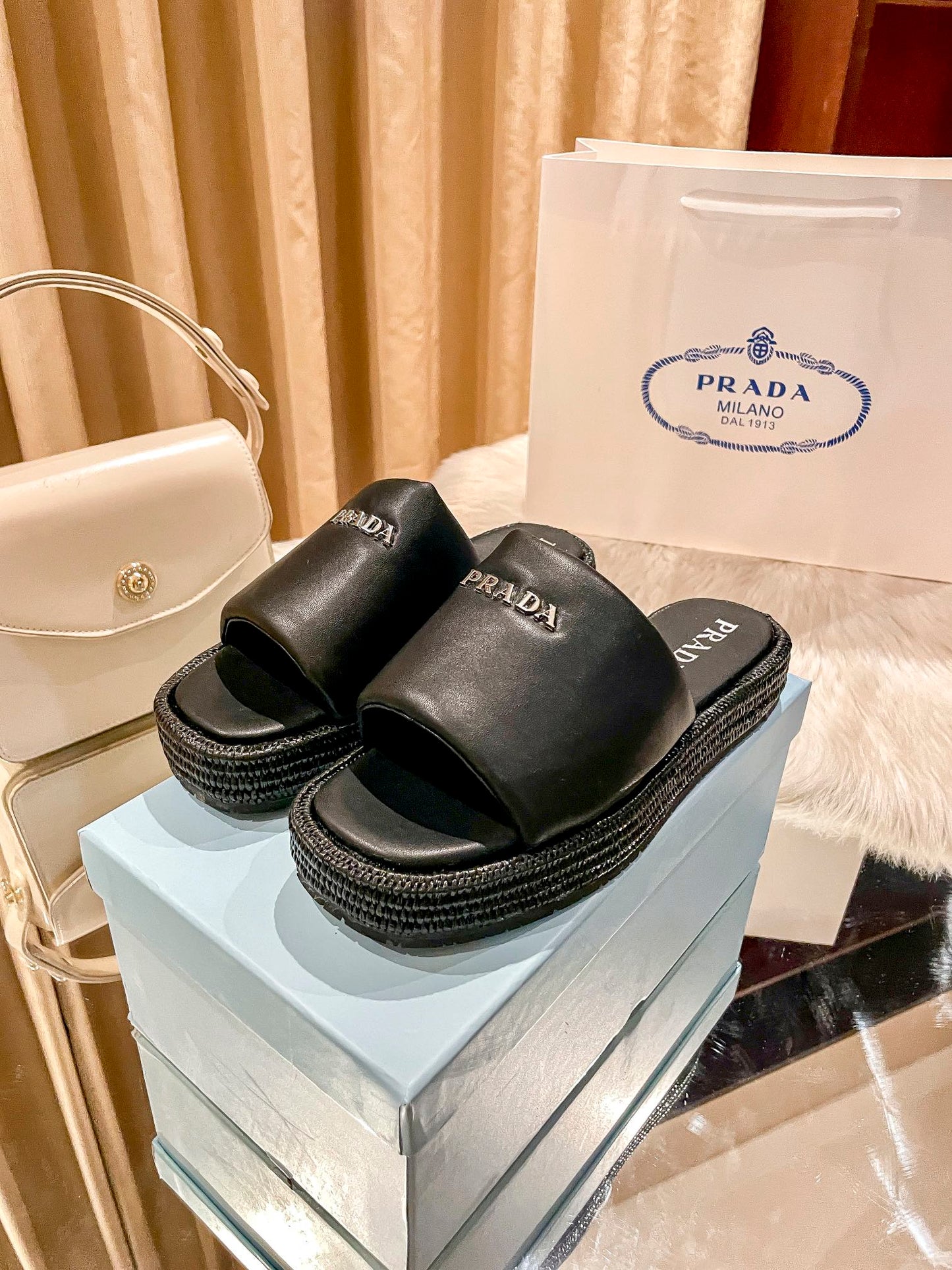 14PD176ZDE Stylish Slippers