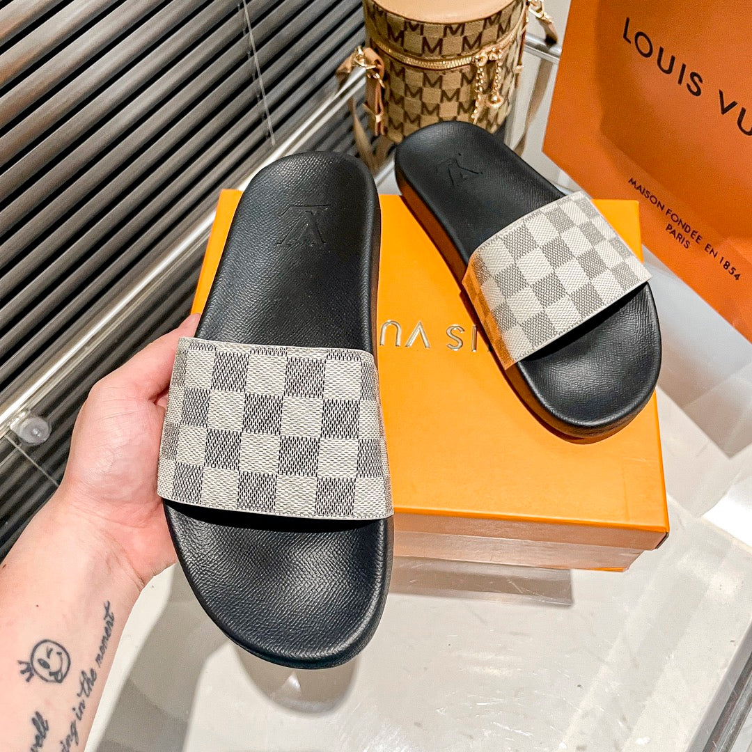 14E195ZDE Stylish Slippers