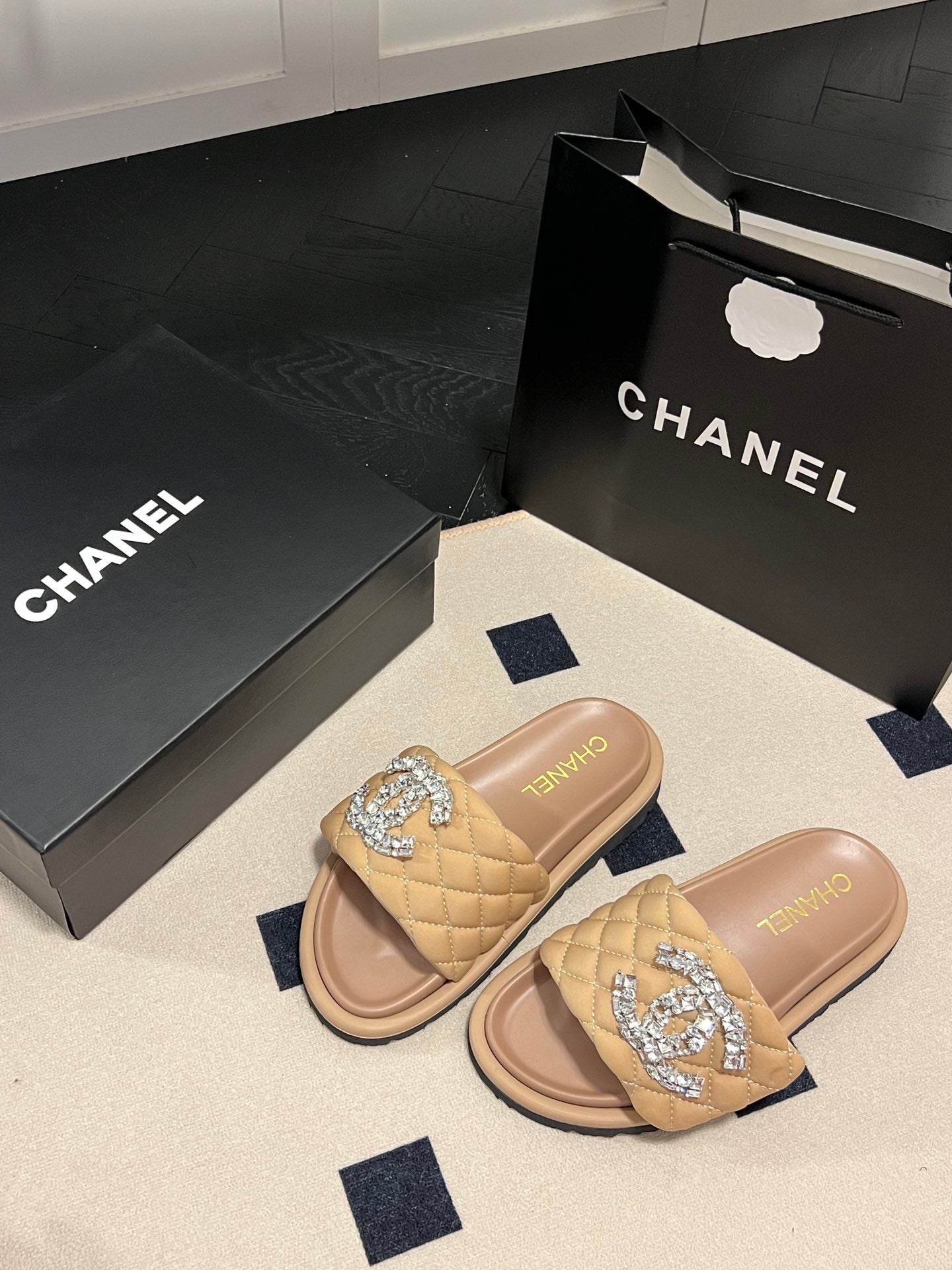 14C93ZDE Stylish Slippers