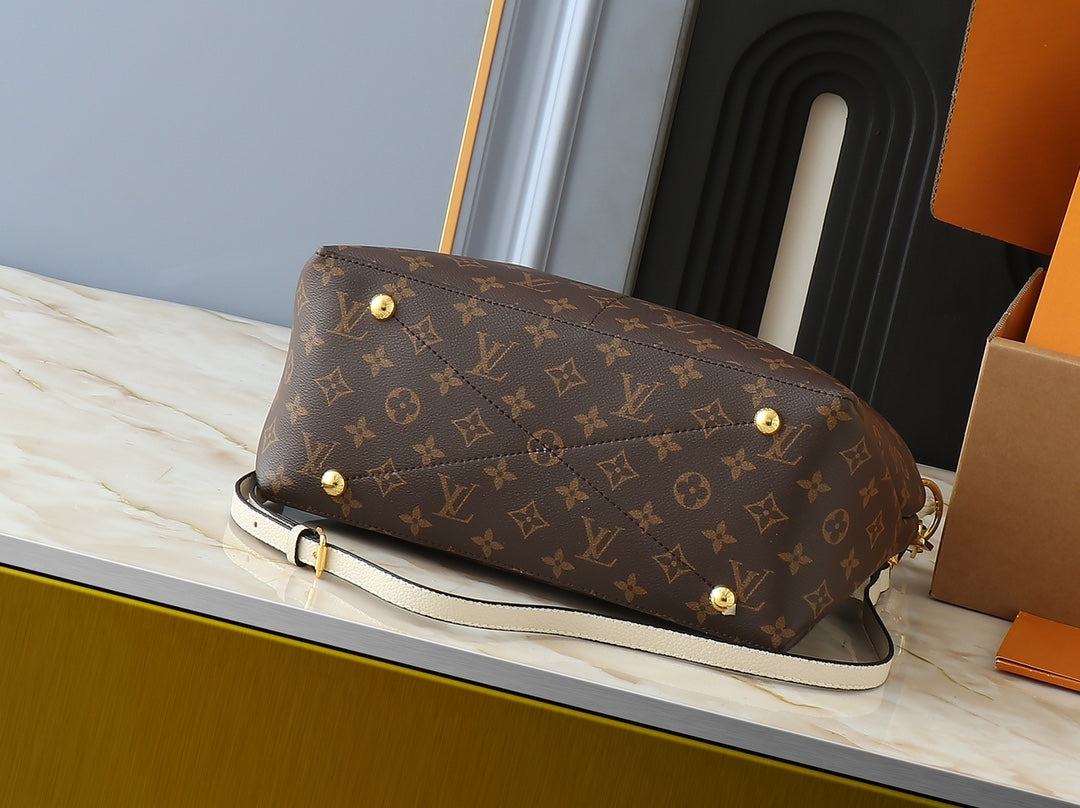 1WE115BDE Stylish leather bag