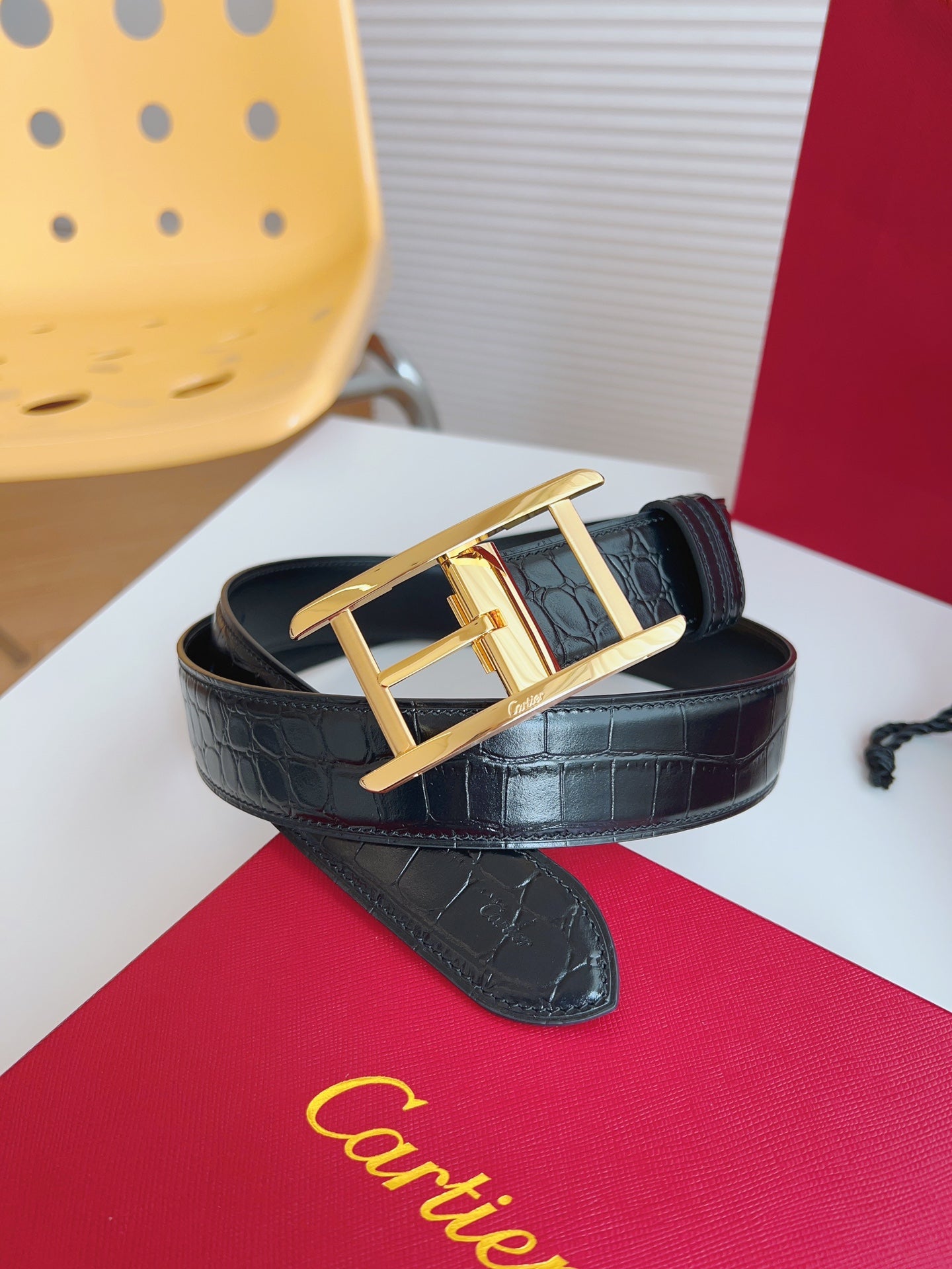 155RK243PDE Stylish  High quality belt With full package