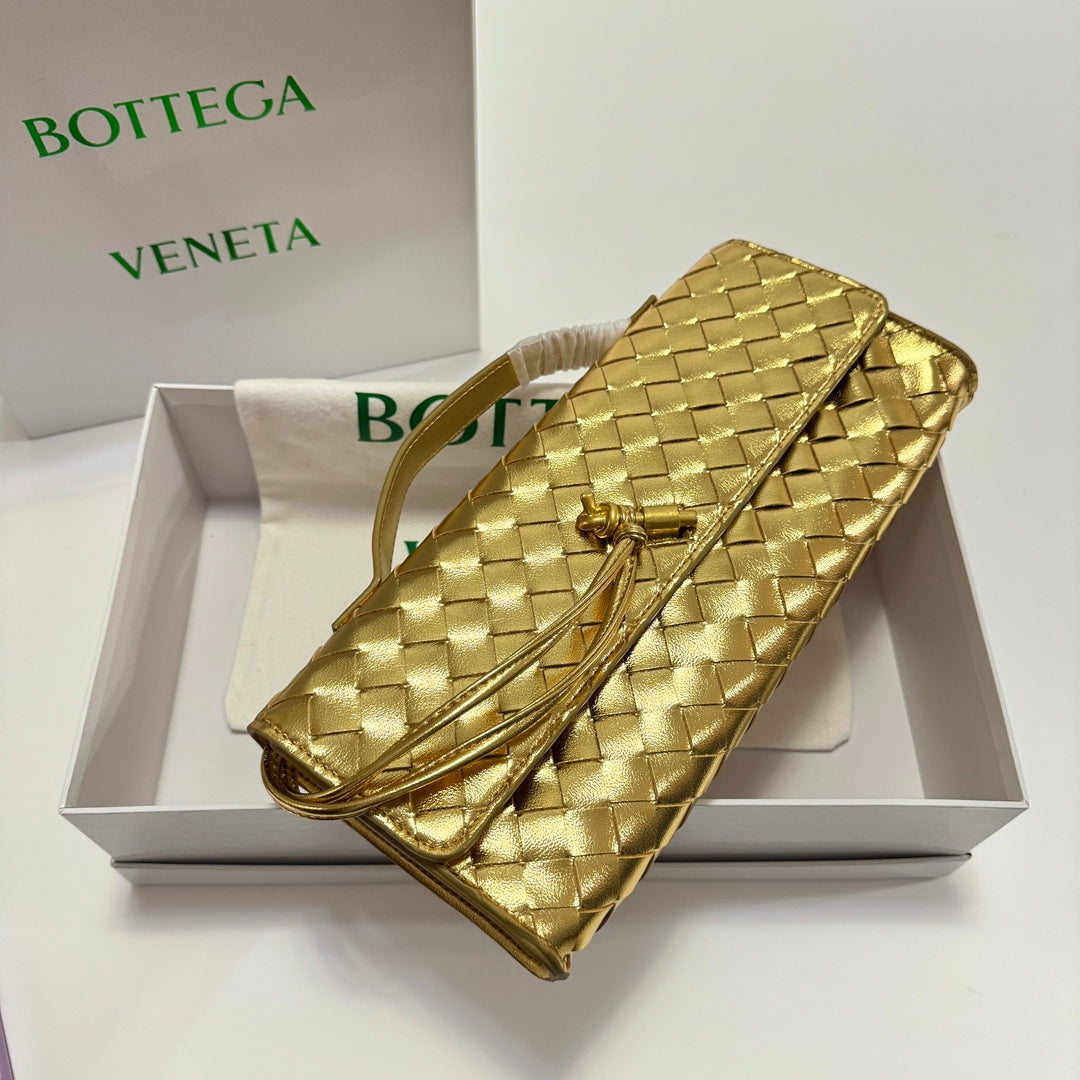 1XA380BDE Stylish leather bag 