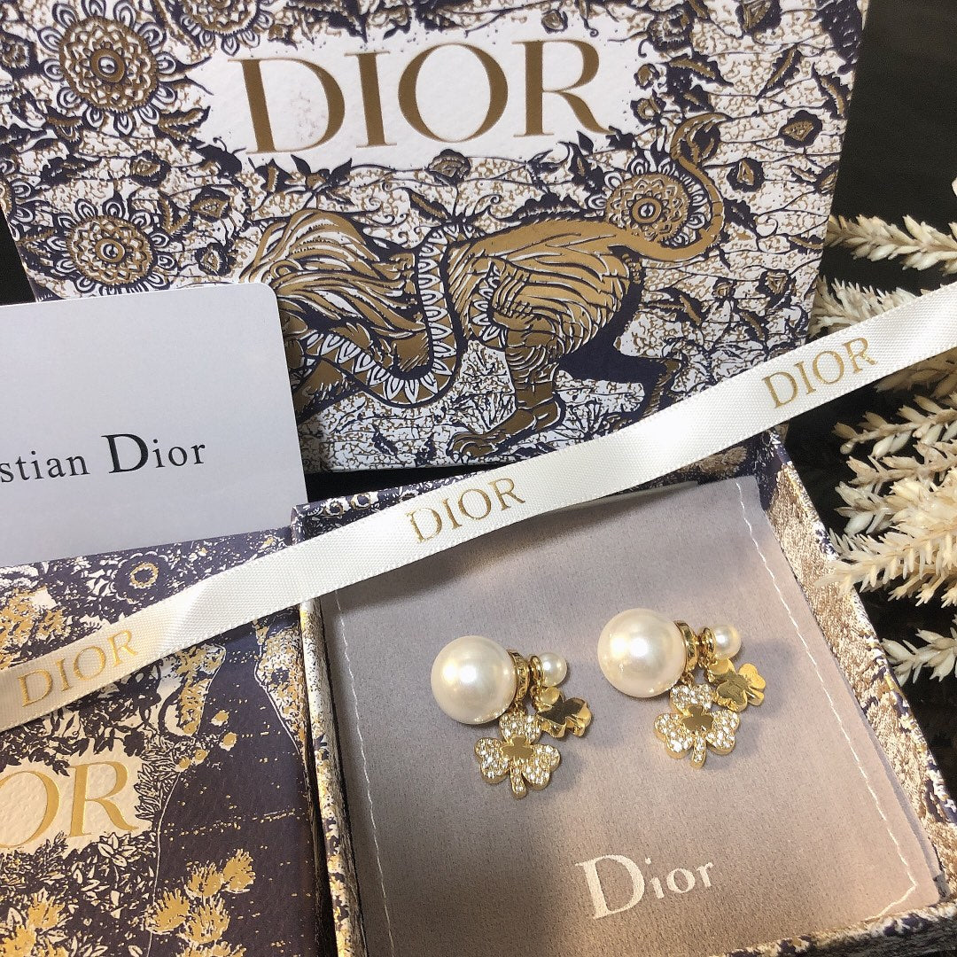 1YD295EDE Stylish Earrings