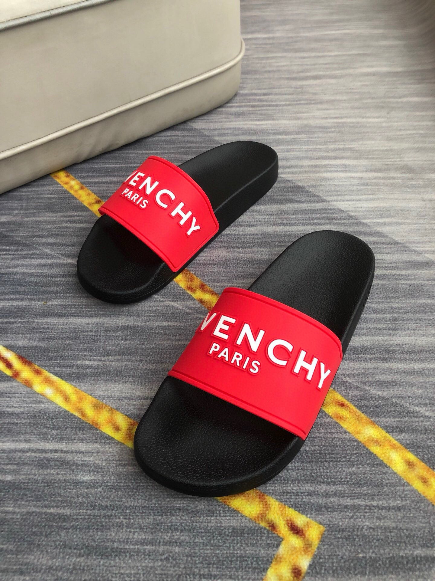 535ZGV265ZDE Stylish Slippers