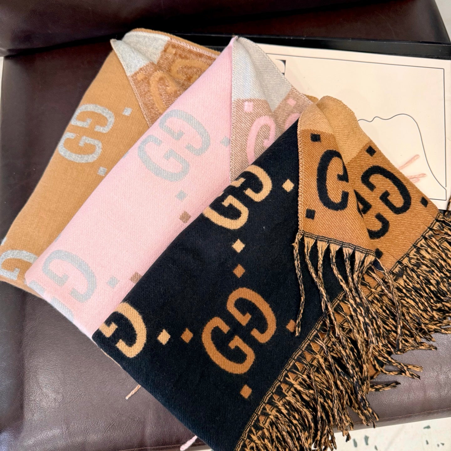 185ZB16WDE Stylish Winter Scarves