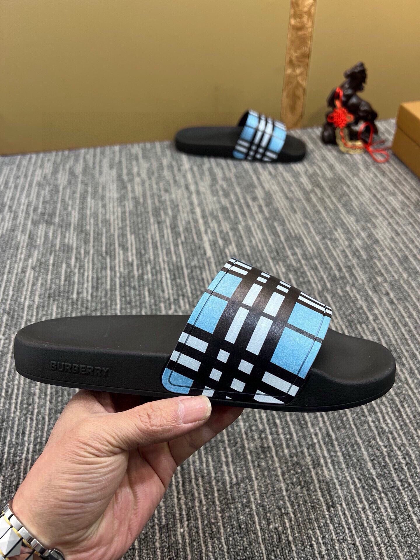 535ZR257ZDE Stylish Slippers