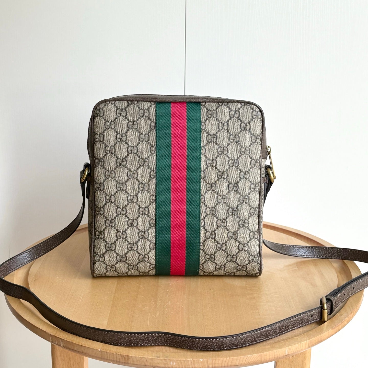 15RB43BDE Stylish leather bag
