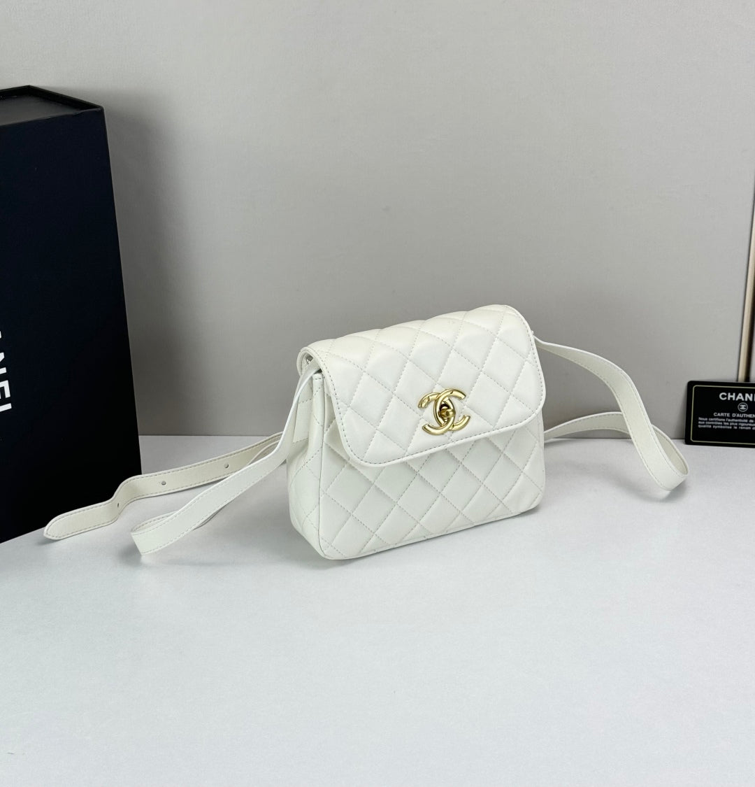 15RC63BDE Stylish leather bag
