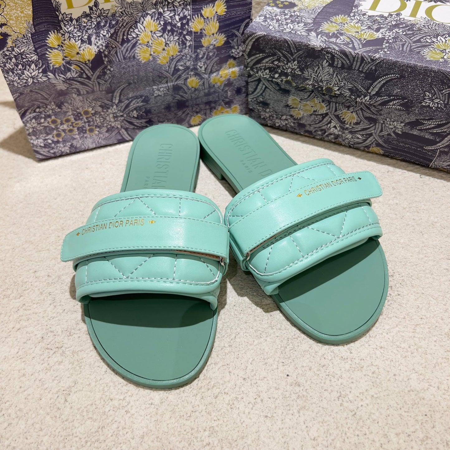 14D79ZDE Stylish Slippers