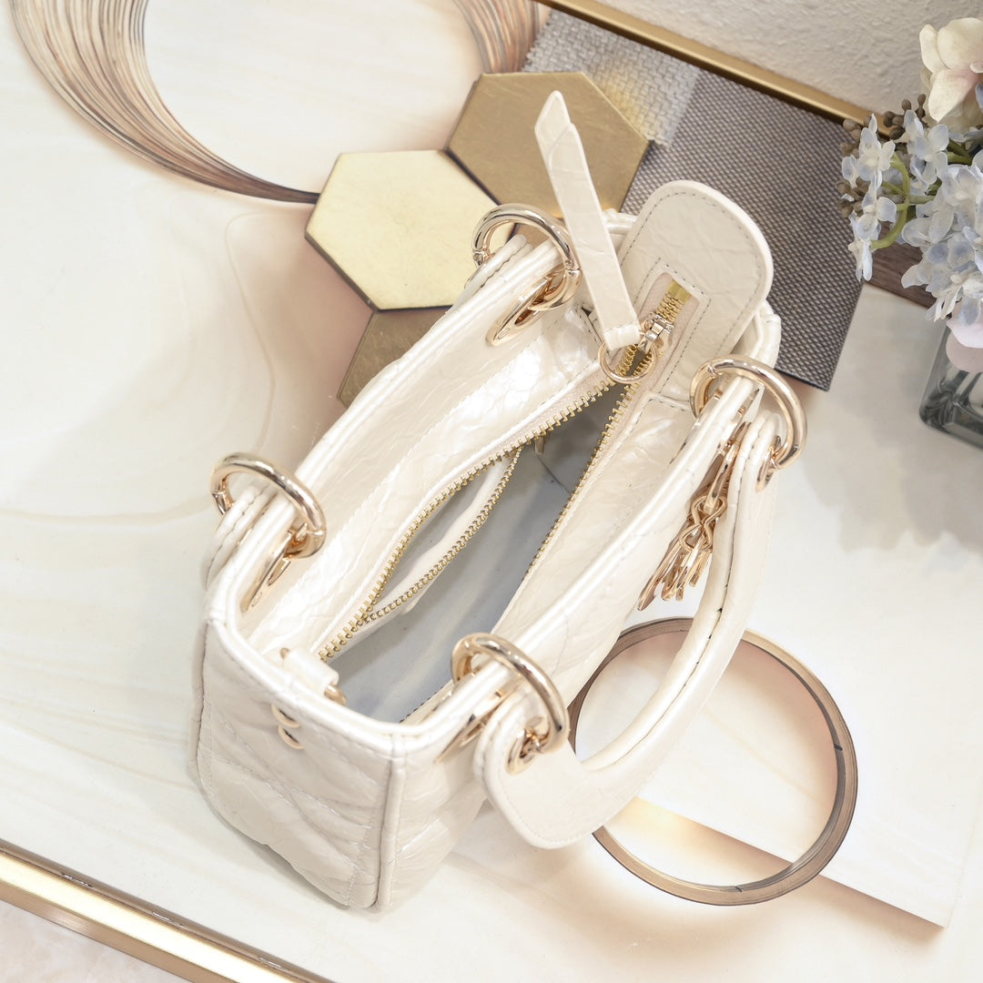 1XD438BDE Stylish leather bag