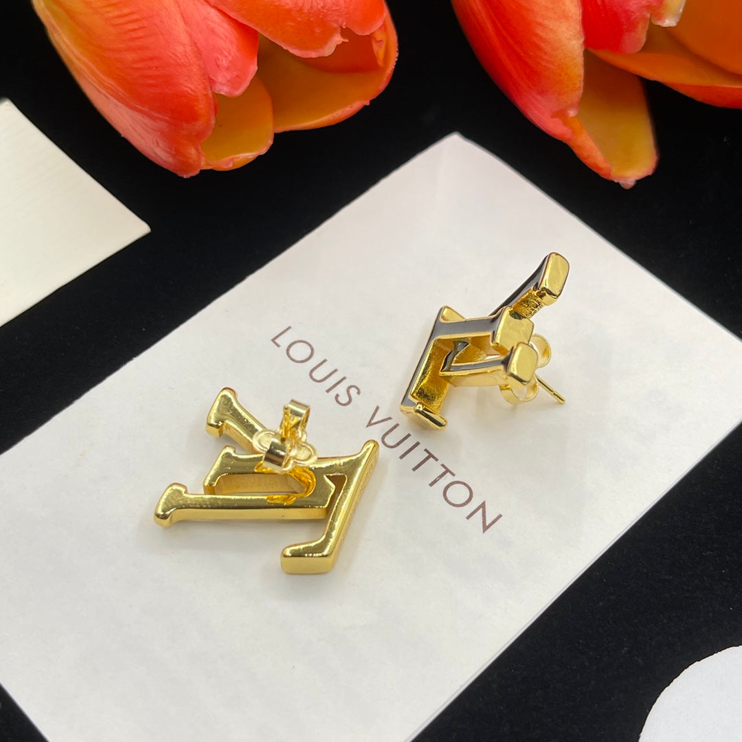 1NE241EDE Stylish Earrings