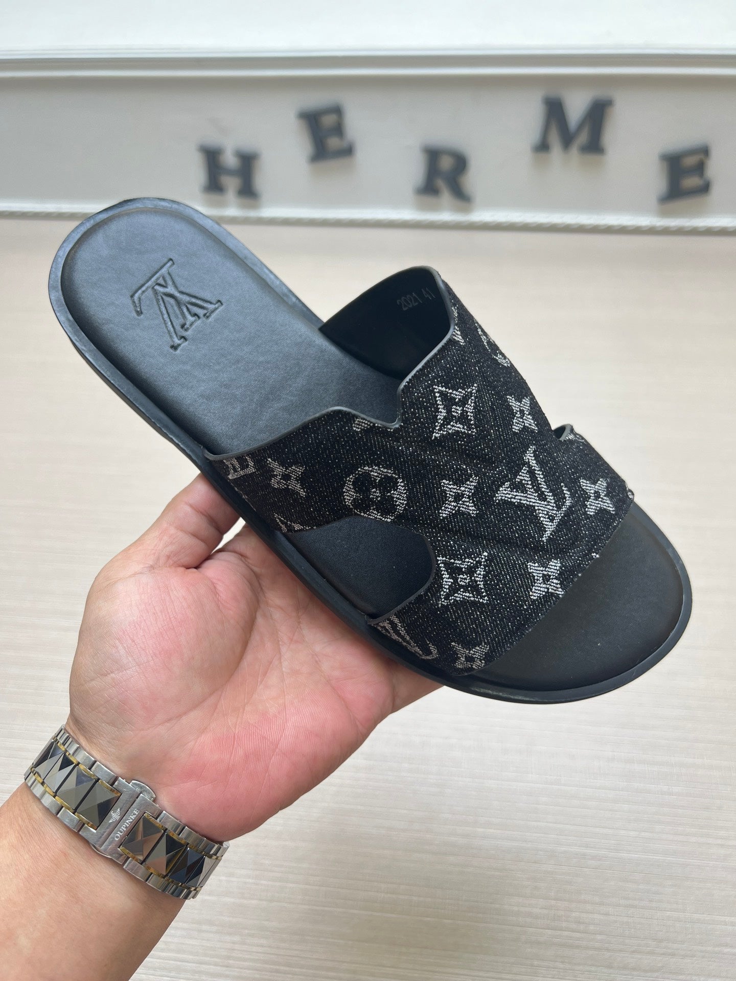 54E22ZDE Stylish slippers