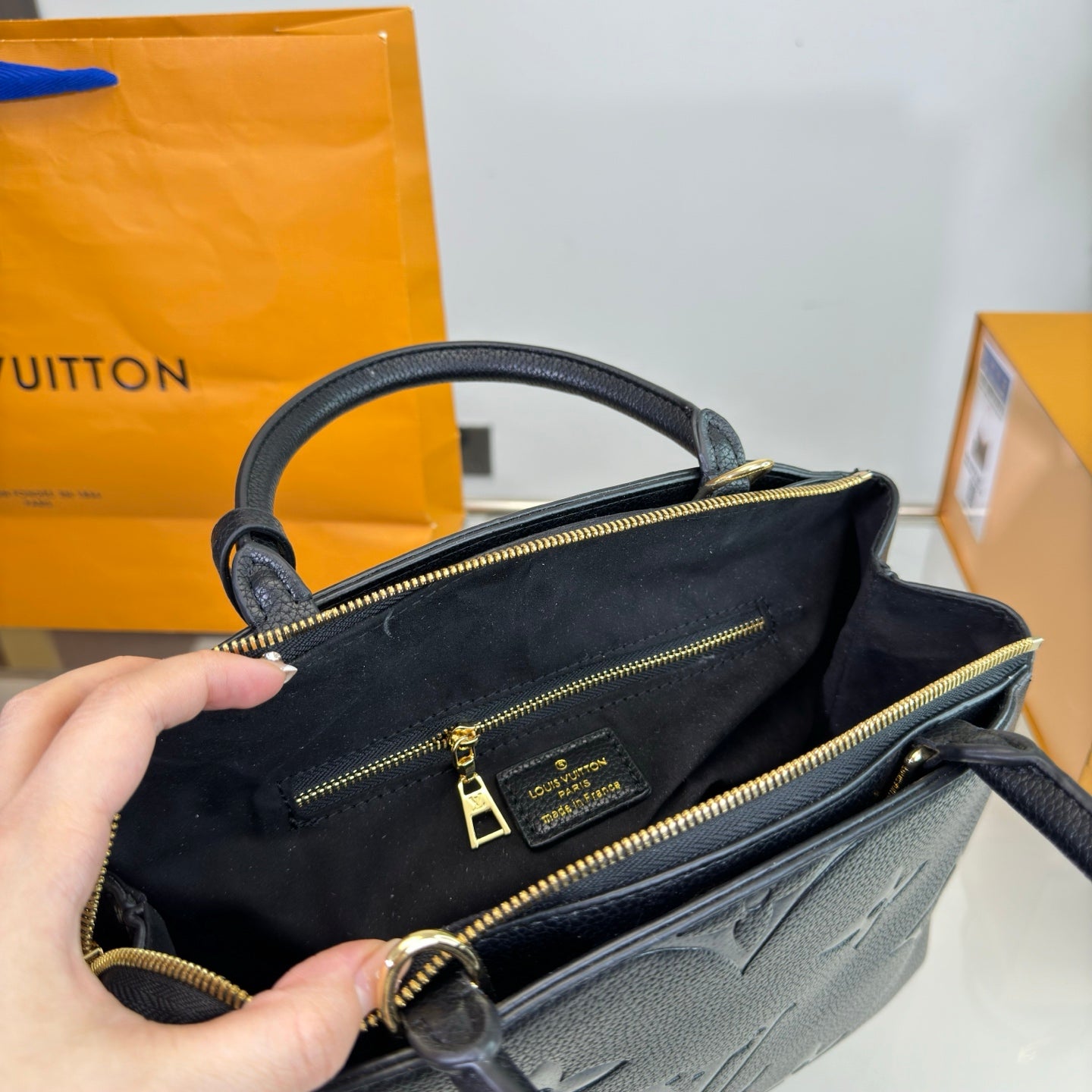 6EX15BDE Stylish leather bag