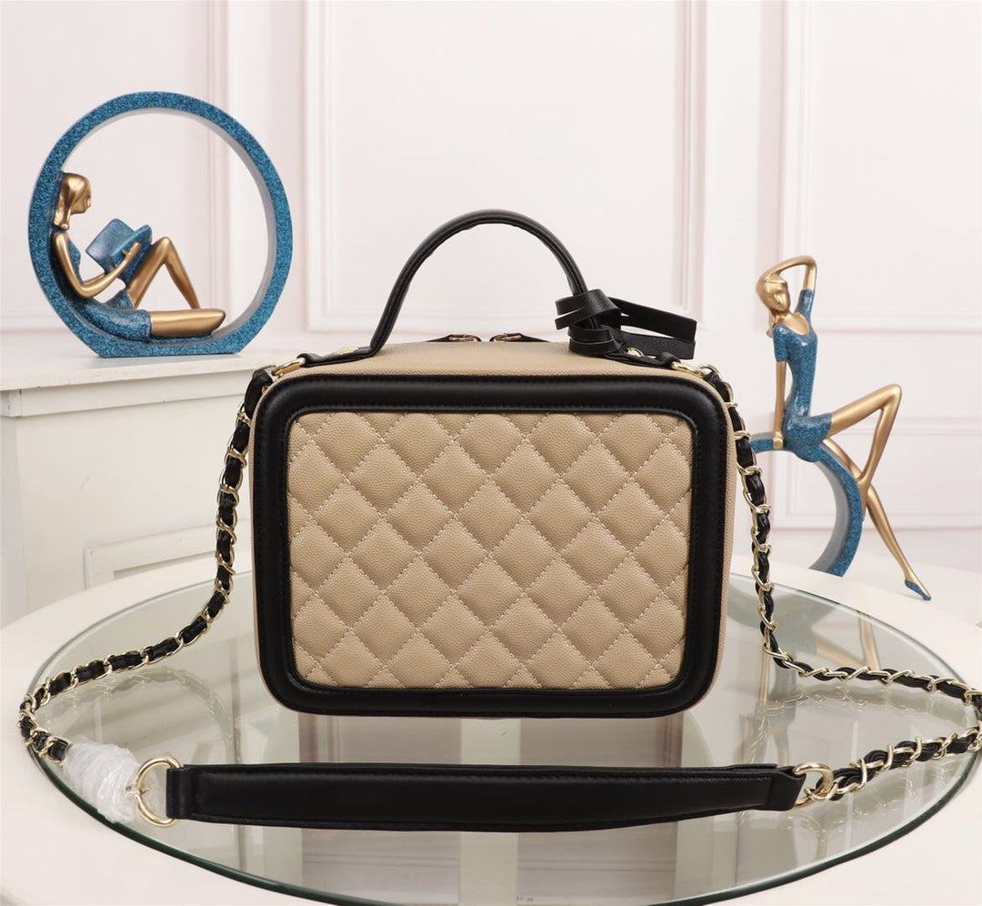 165NC124BDE Stylish leather bag